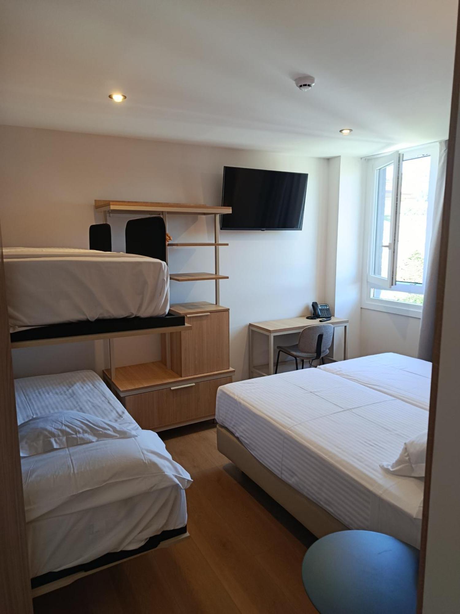 Standard Quadruple Room,1697986017:JPEG