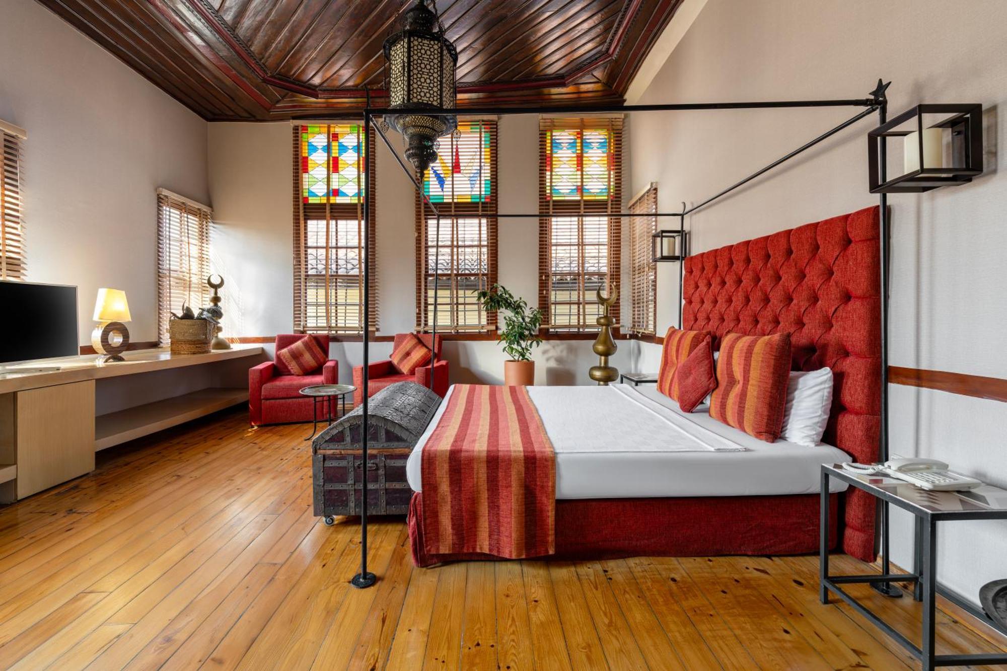 Ottoman Pasha Suite