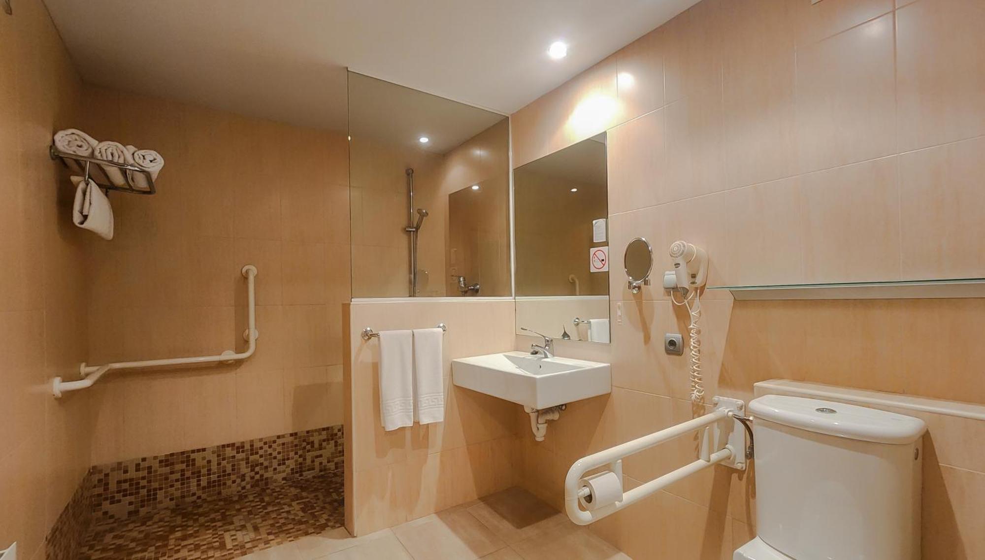 4 Single Beds Suite,1697787329:JPEG