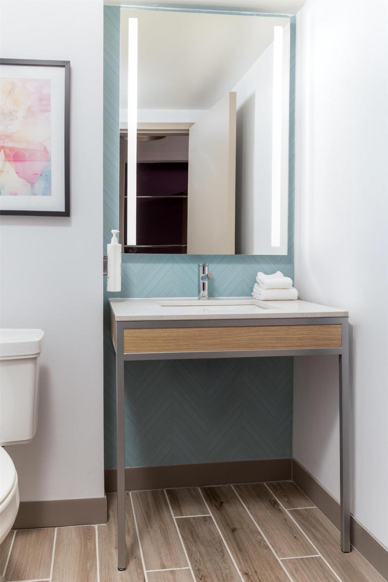 King Suite Roll Shower Mobility or Hearing Accessible,1697848881:JPEG