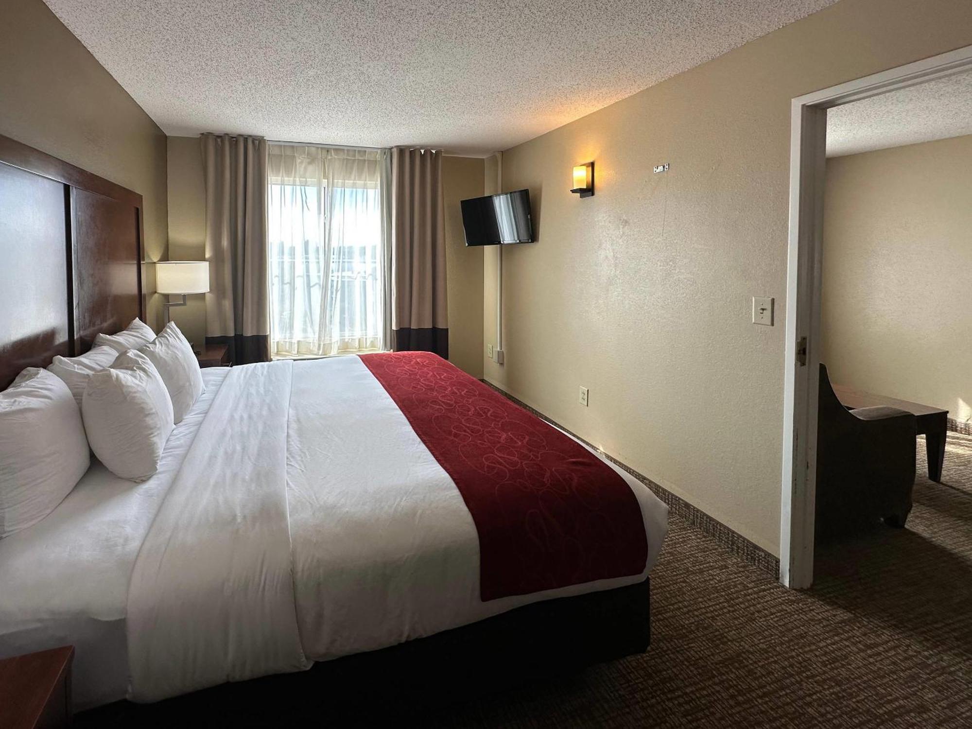 One-Bedroom King Suite,1697974684:JPEG