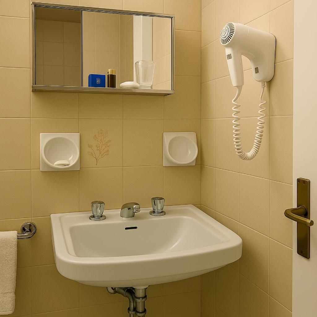 Single Room Balcony Partial Sea View