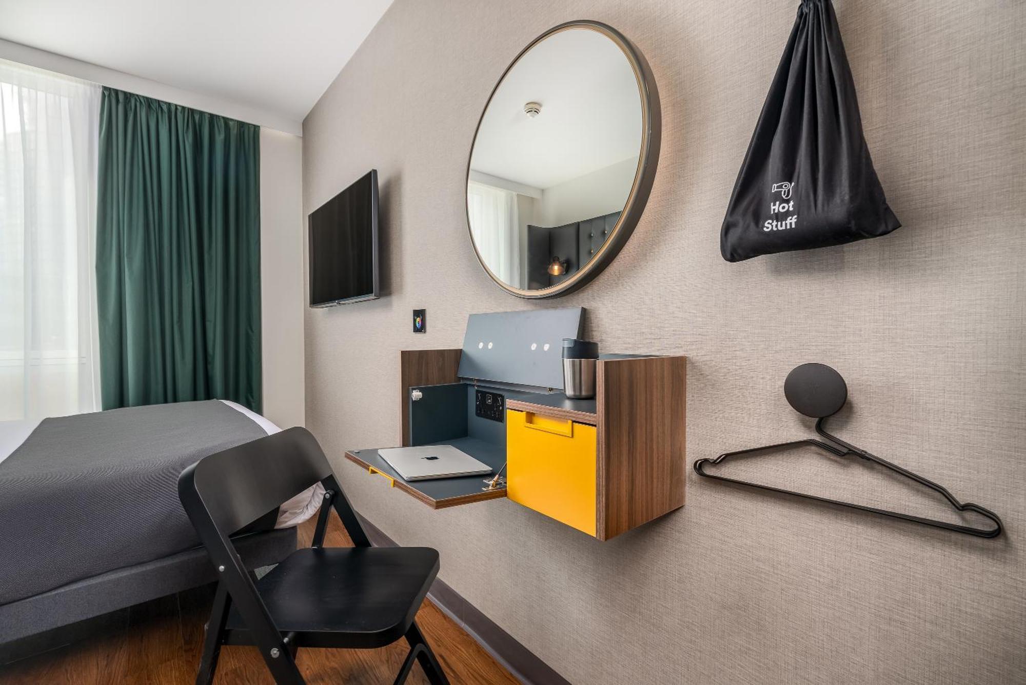 Cosy Double Room Window