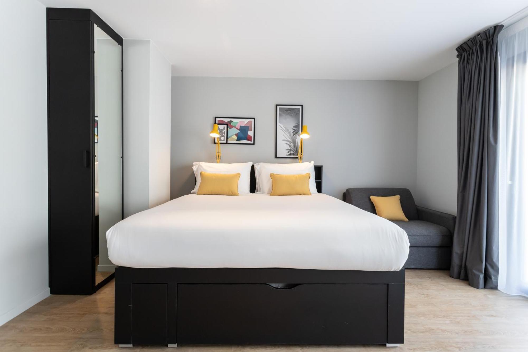 Studio Sleeps 3