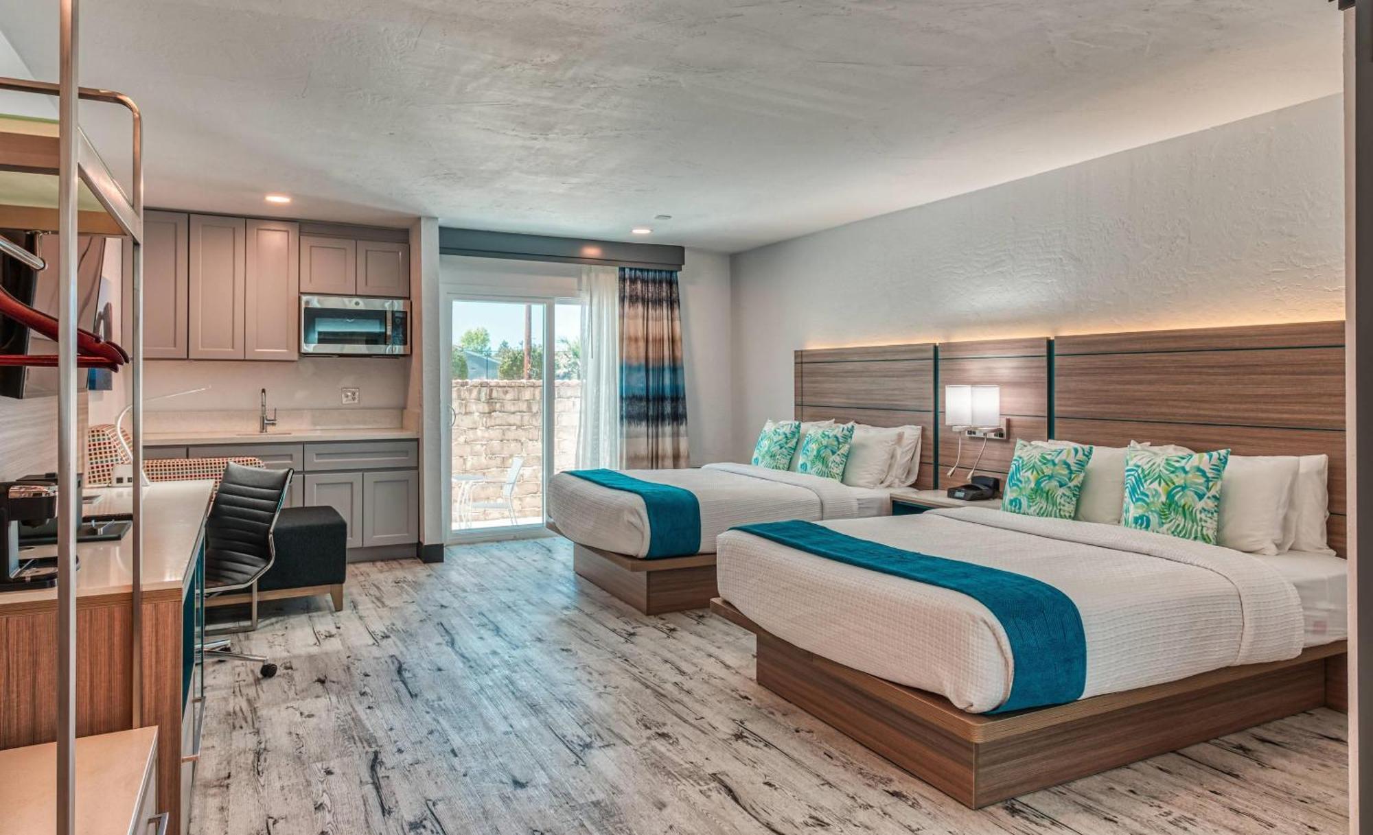 Efficiency Queen Suite with Two Queen Beds - Non Smoking