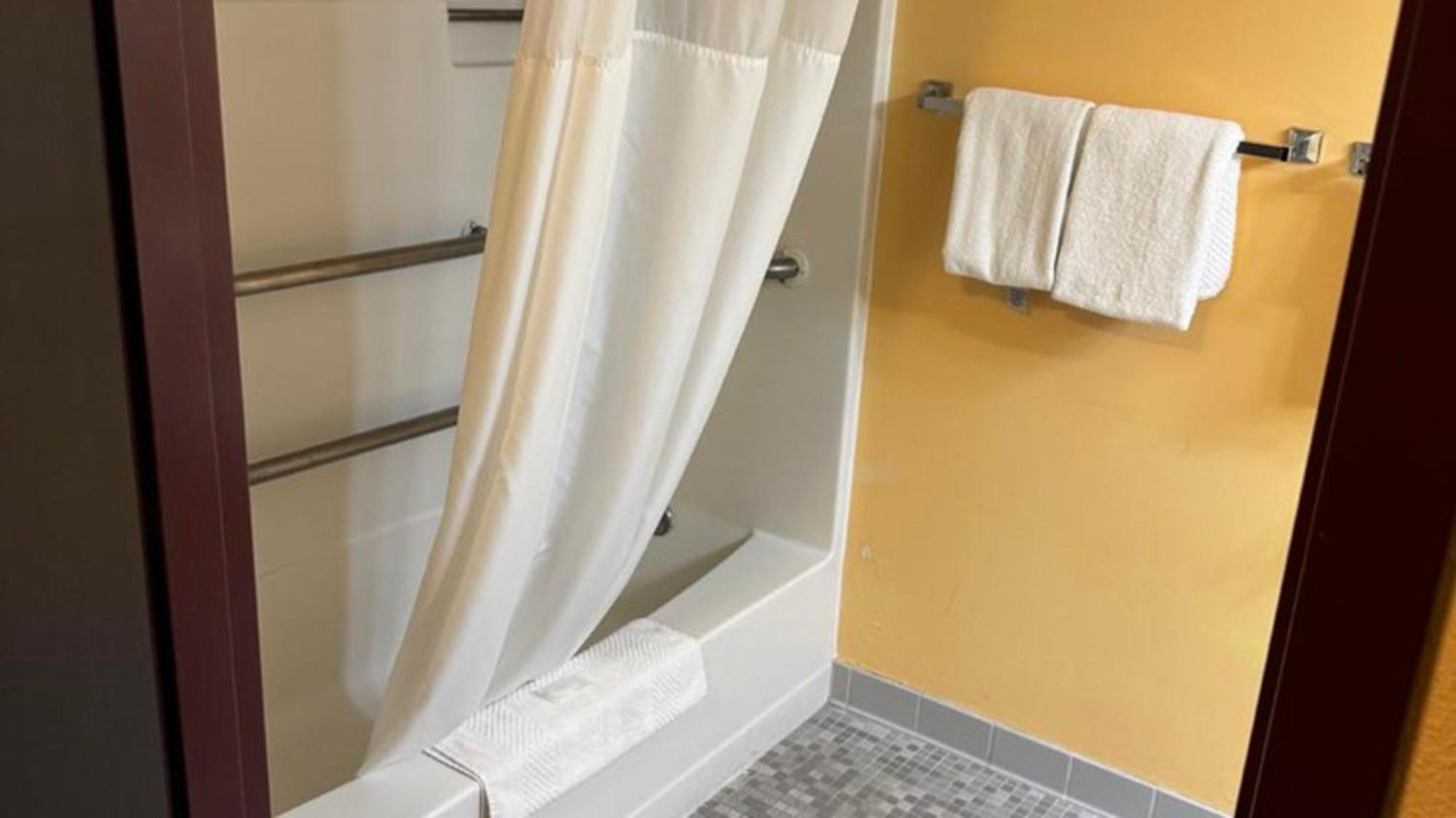 King Room - Accessible/Non-Smoking