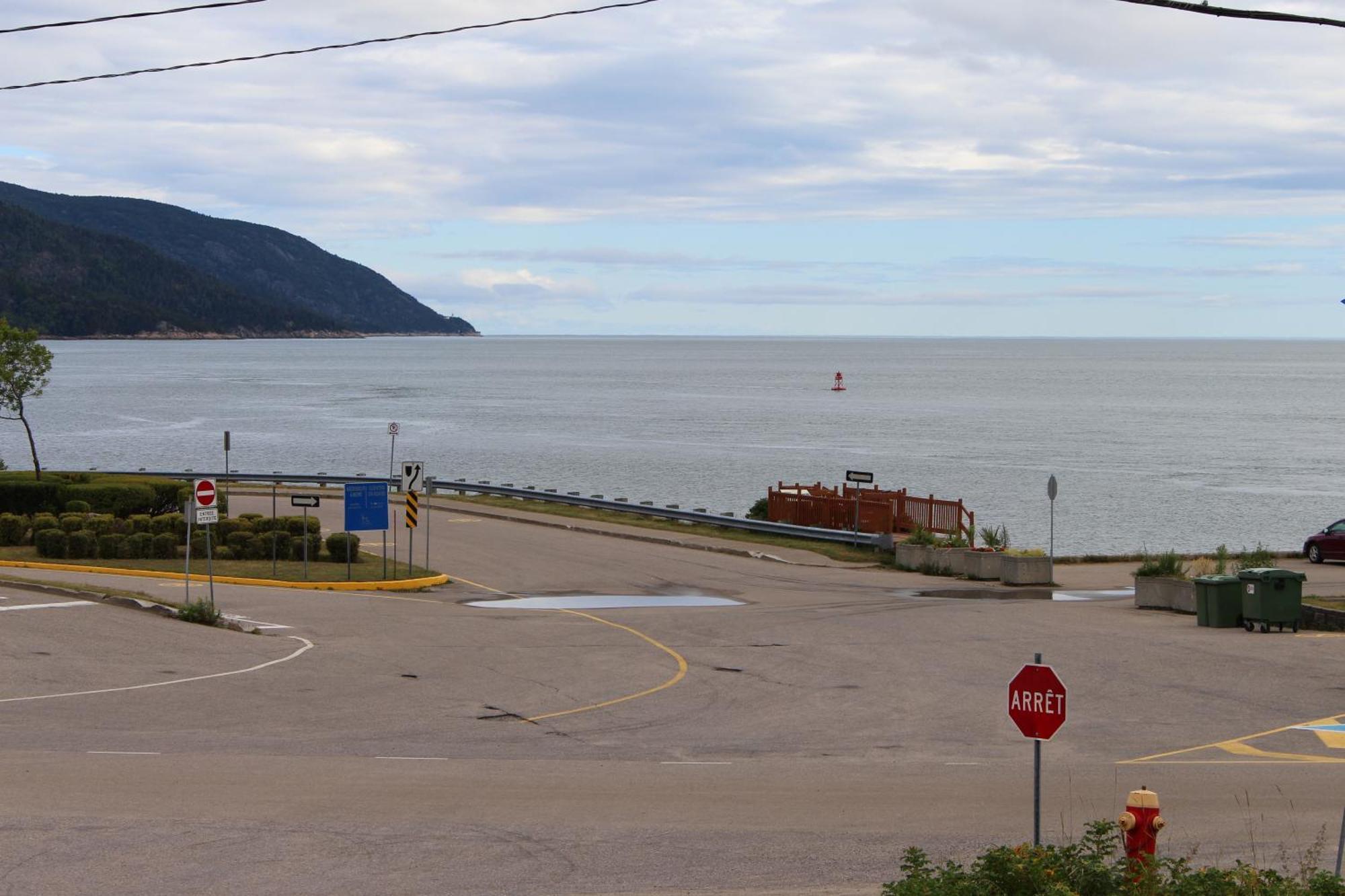 Double Room with Two Double Beds with Fleuve View