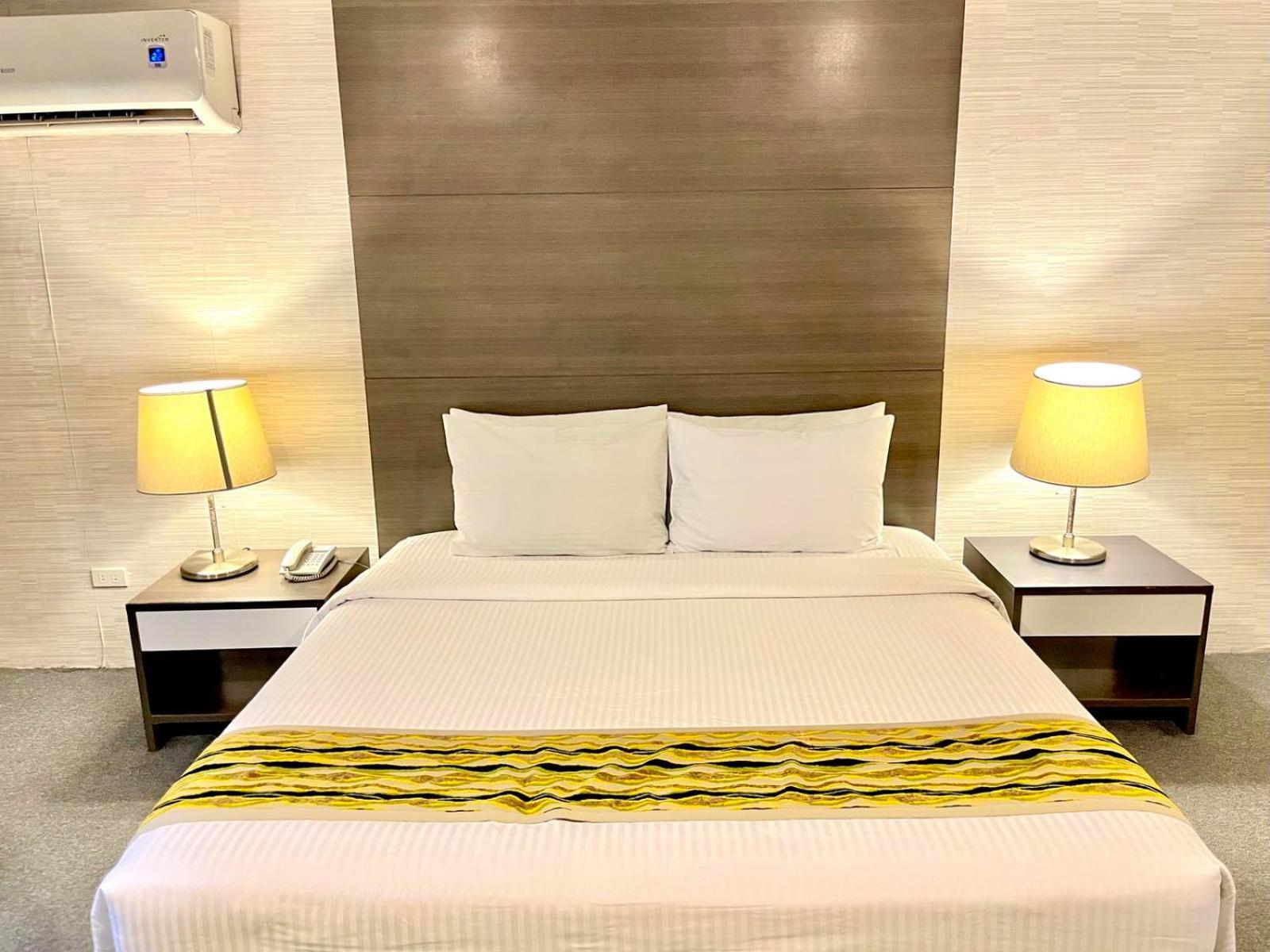 Deluxe King Room