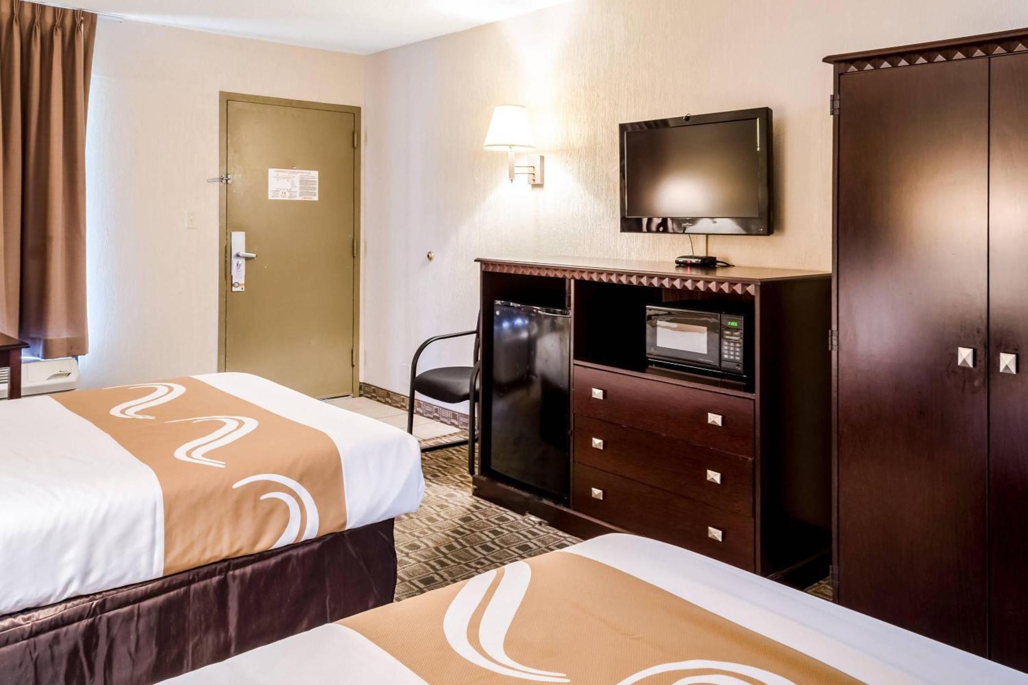 Double Room with Two Double Beds - Smoking