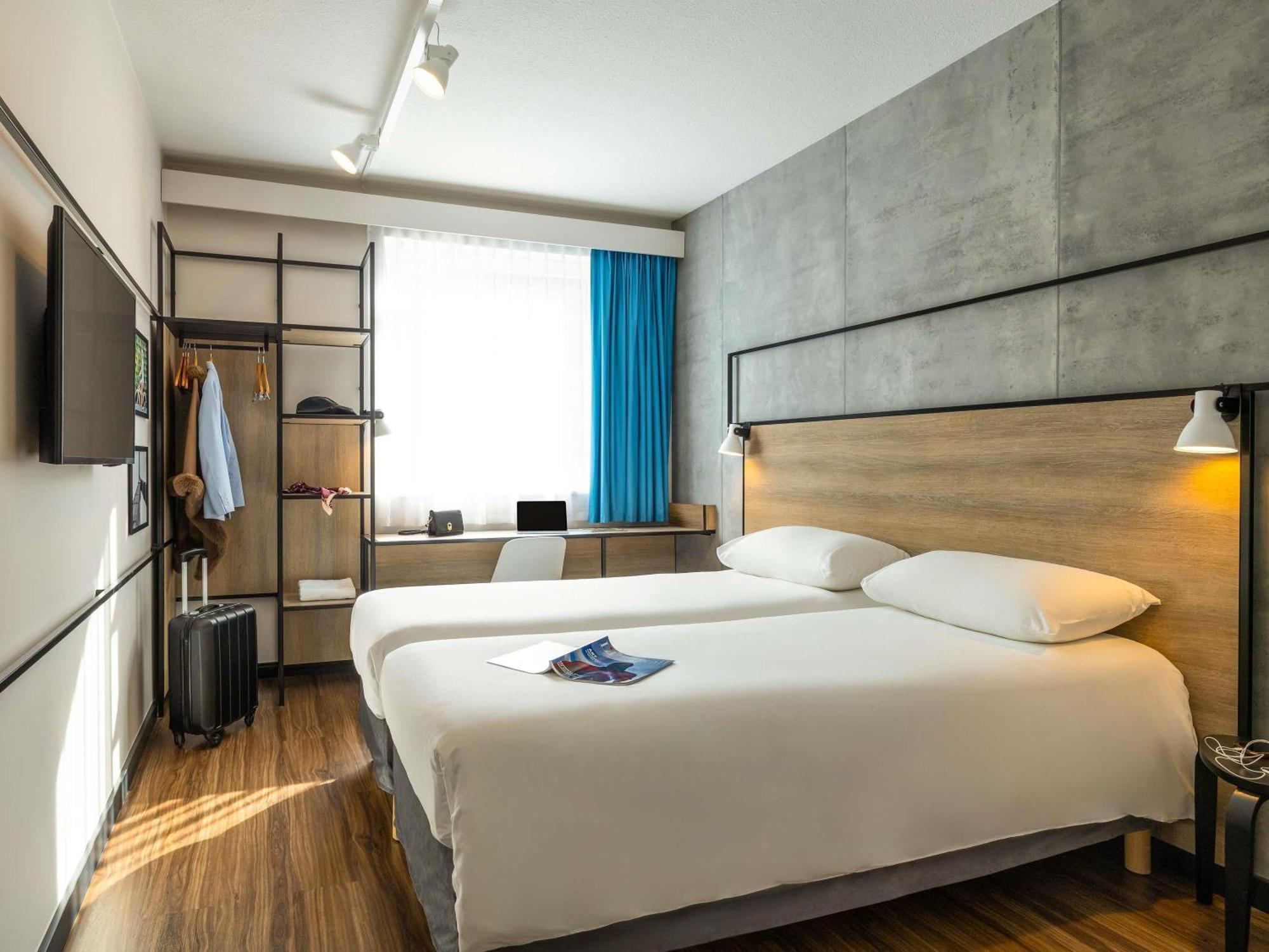 Twin Room,1704829469:JPEG