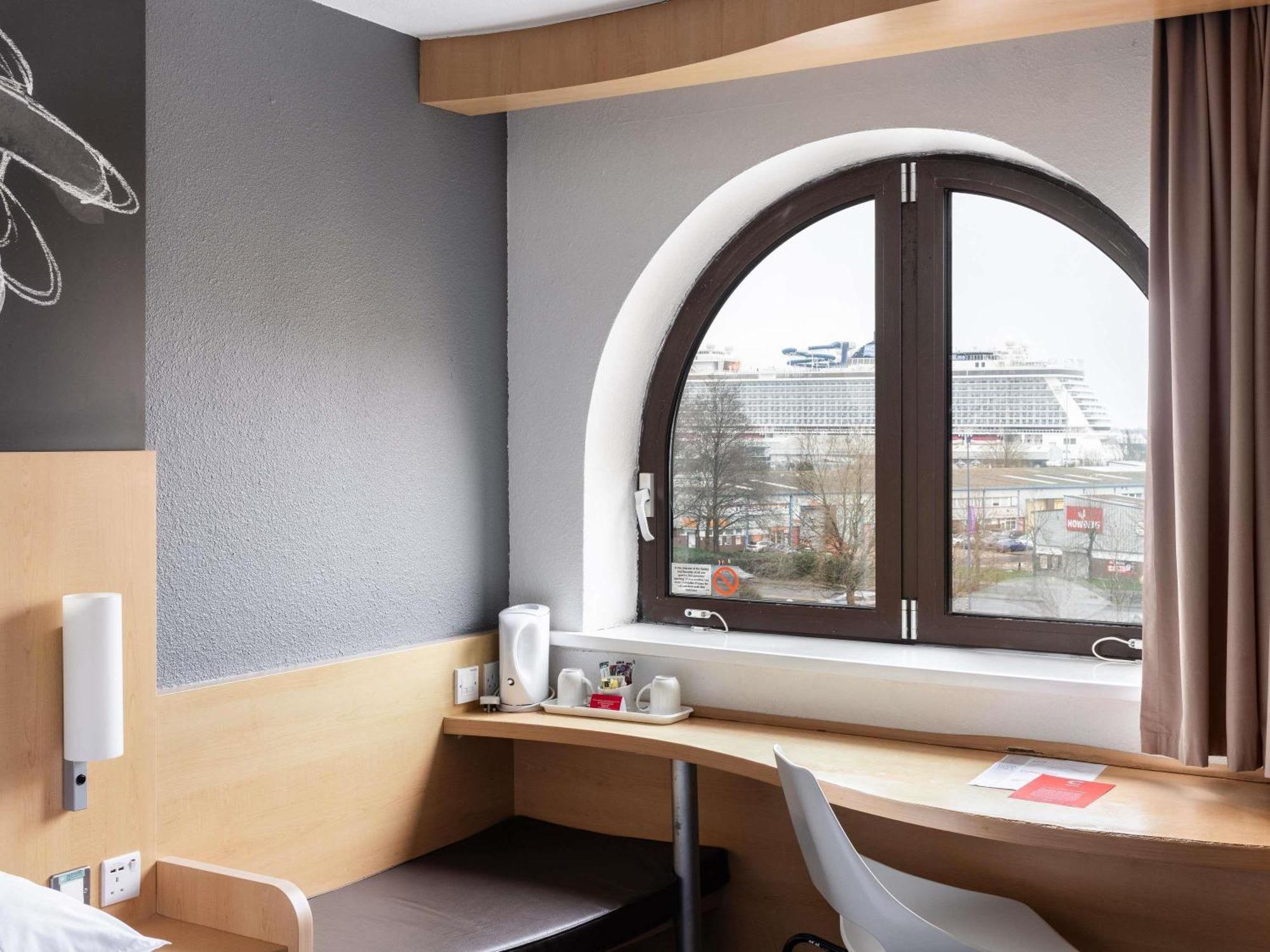 Standard Double Room with Harbour View