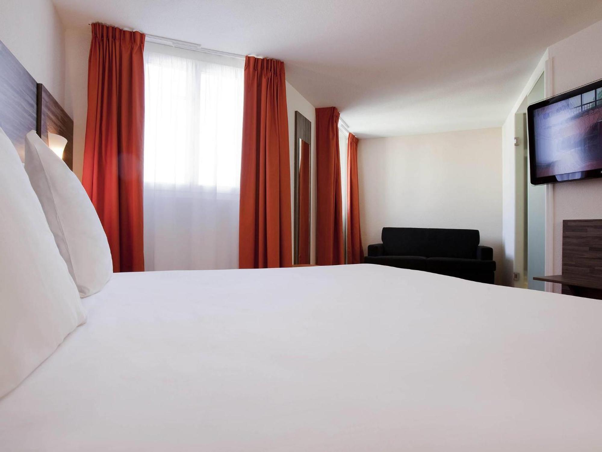 Standard Suite with One Double Bed and Two Single Beds