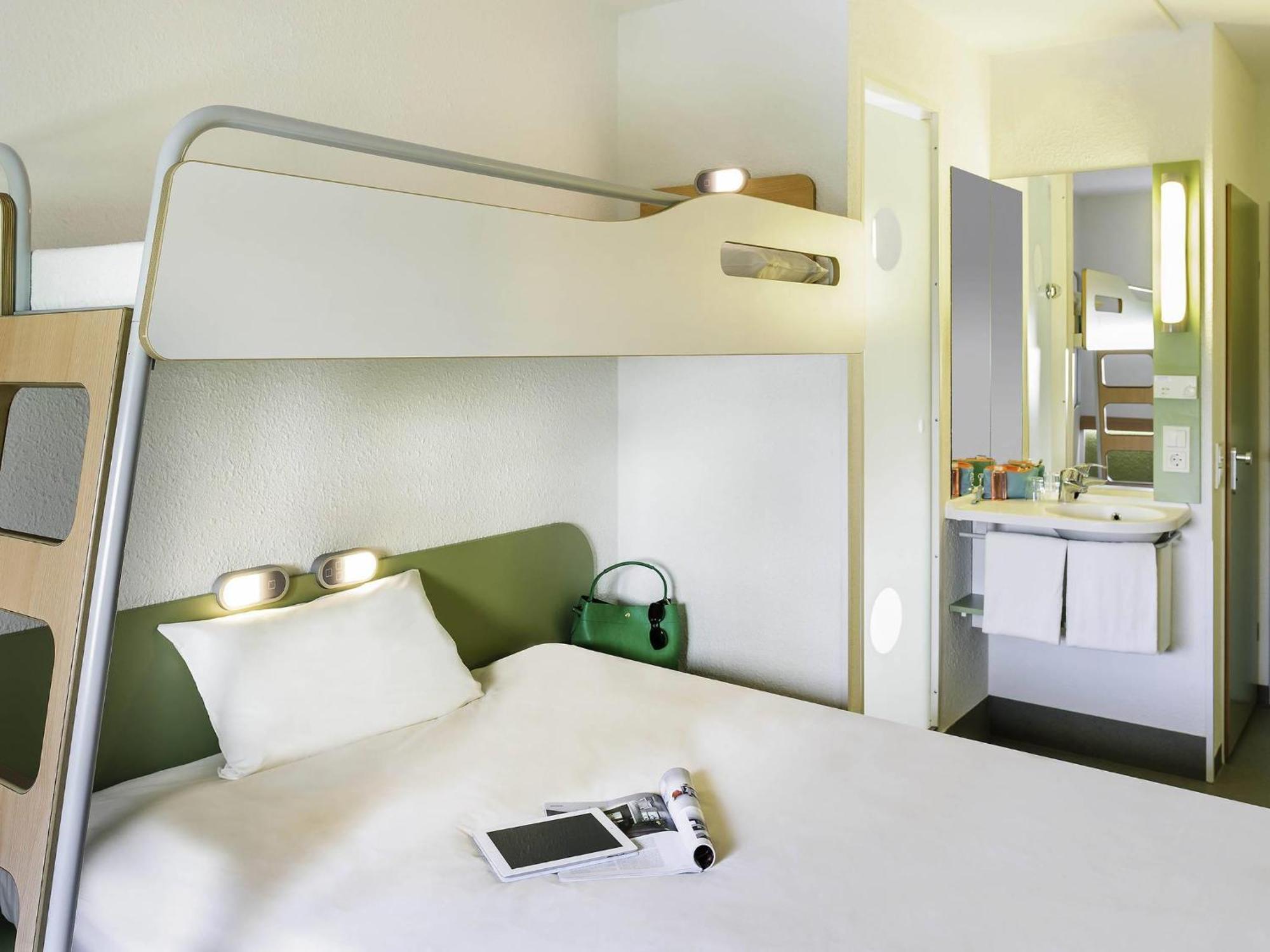 Triple Room,1704986254:JPEG