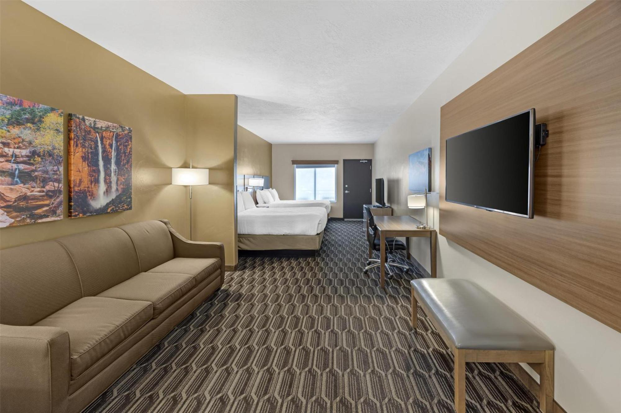 Three-Bedrooms Suite