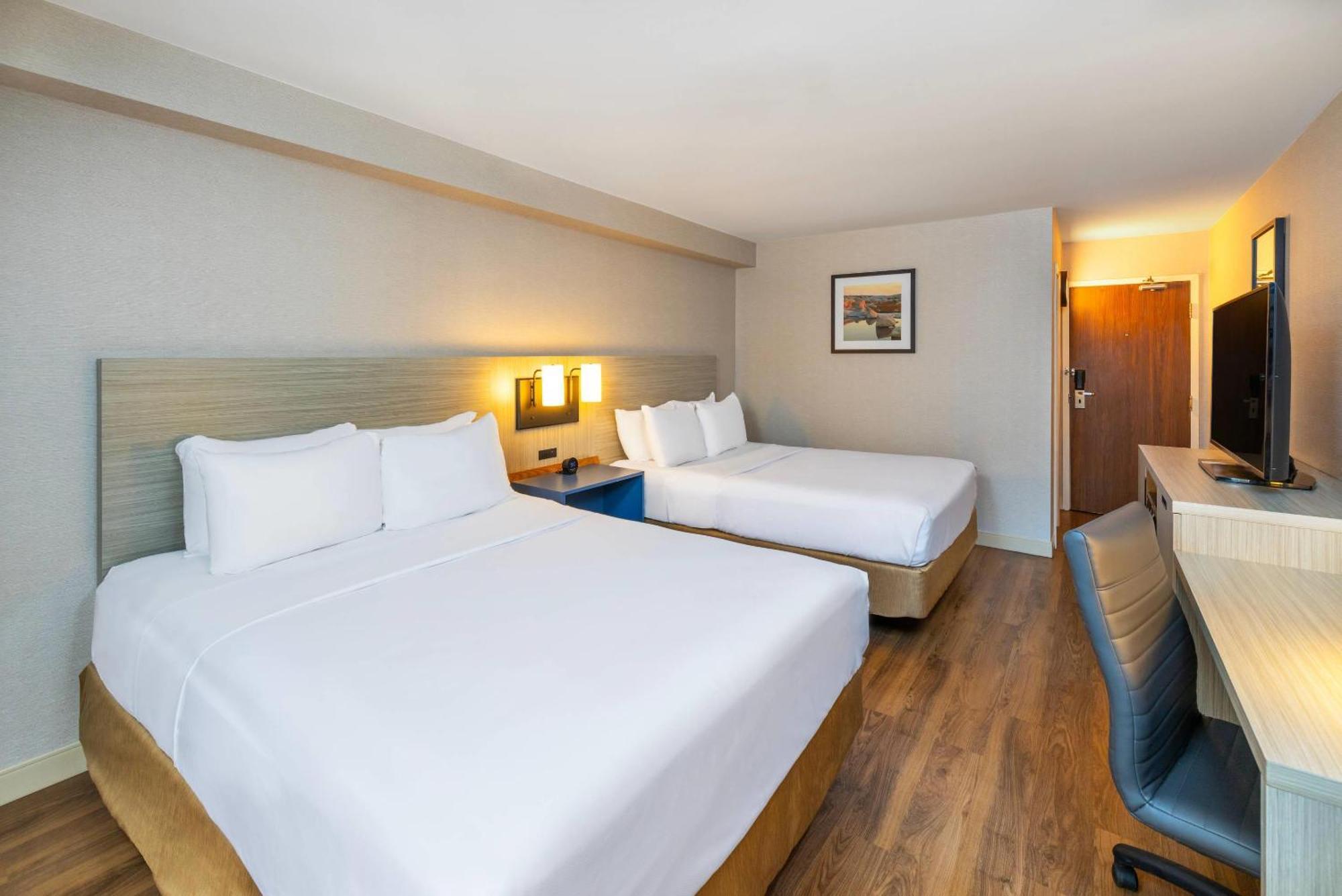 Double Room with Two Double Beds - Non-Smoking