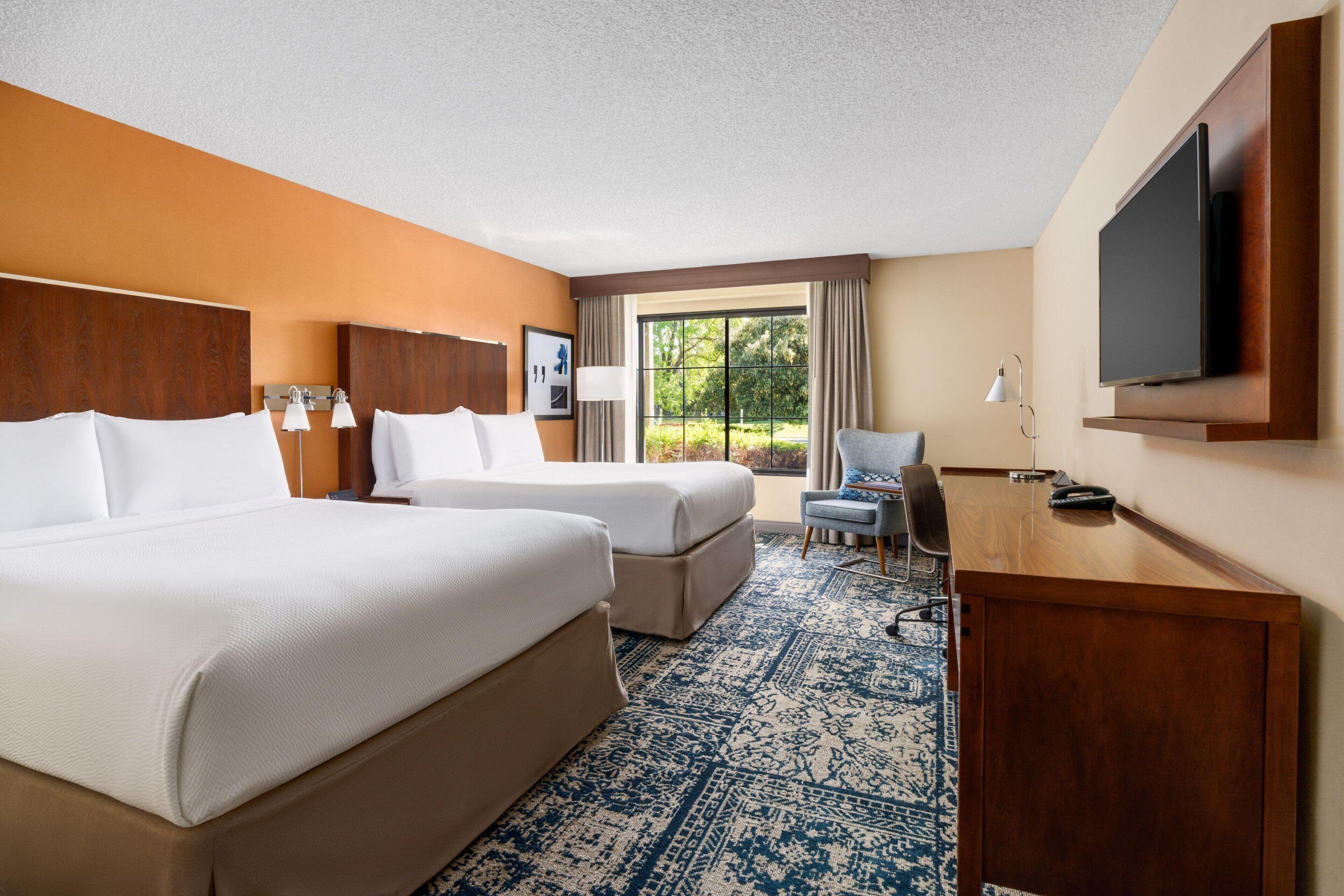 Queen Room with Two Queen Beds with Courtyard View - Non-Smoking