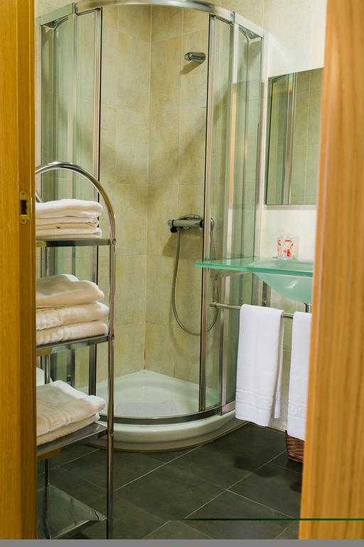 Two-Bedroom Apartment,710367577:JPEG