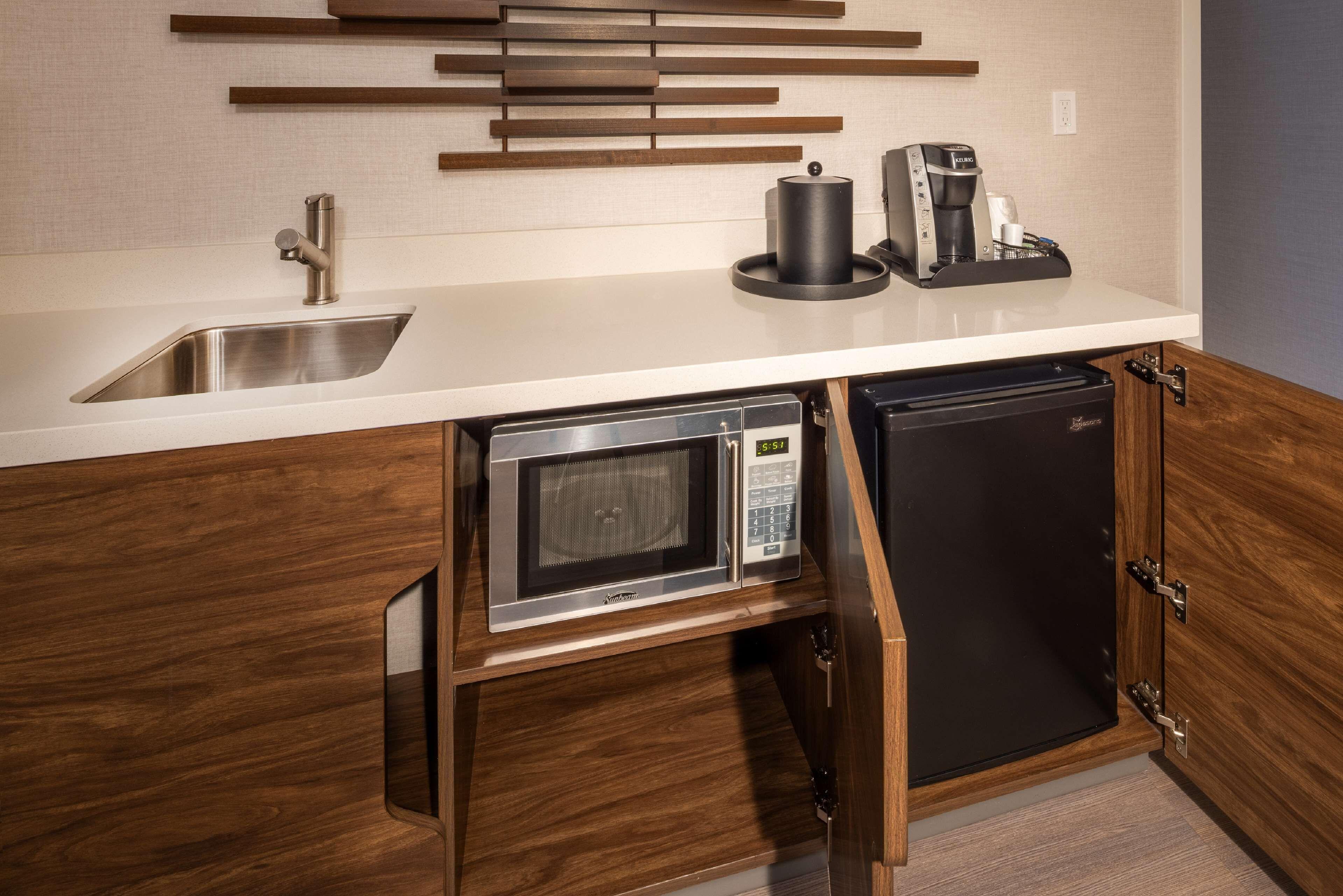One-Bedroom King Suite