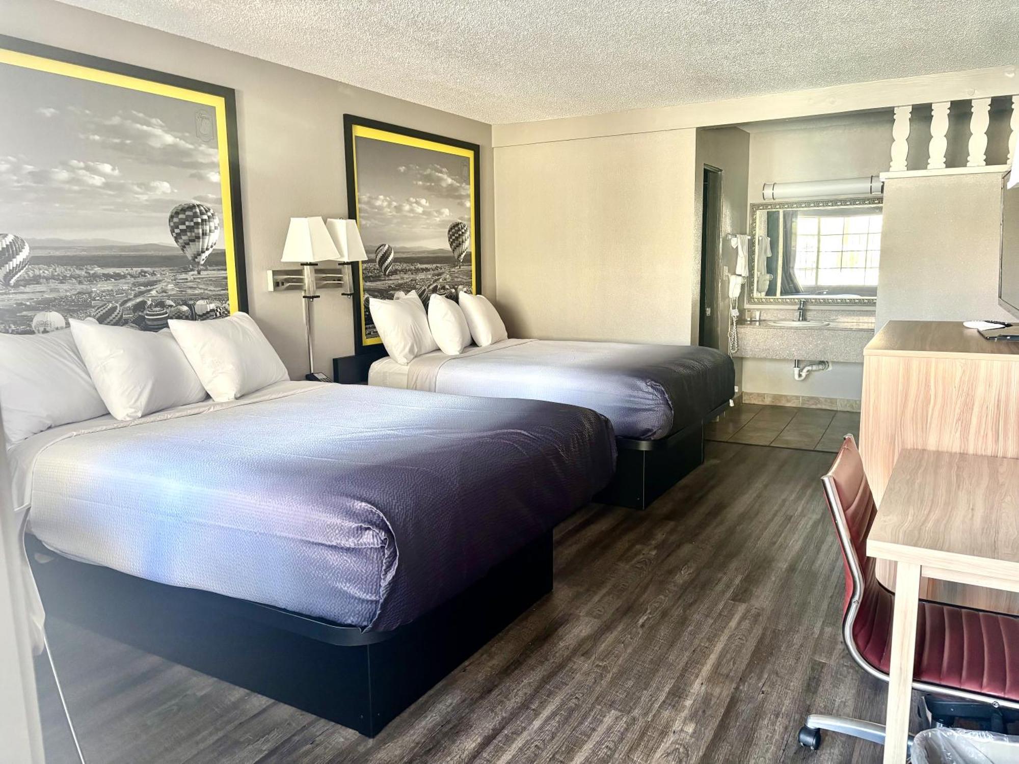 Queen Room Two Queen Beds Non-Smoking