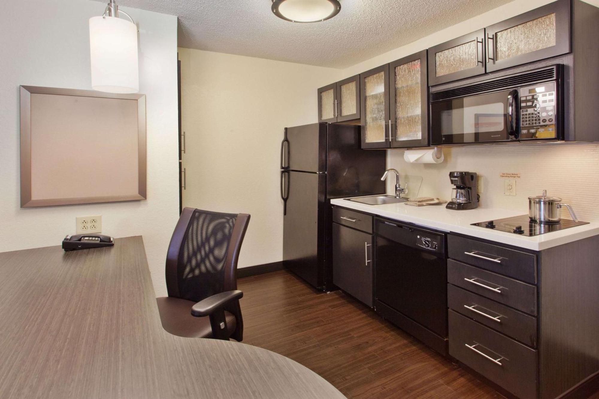 Studio Suite Queen with Roll-In Shower - Mobility Accessible