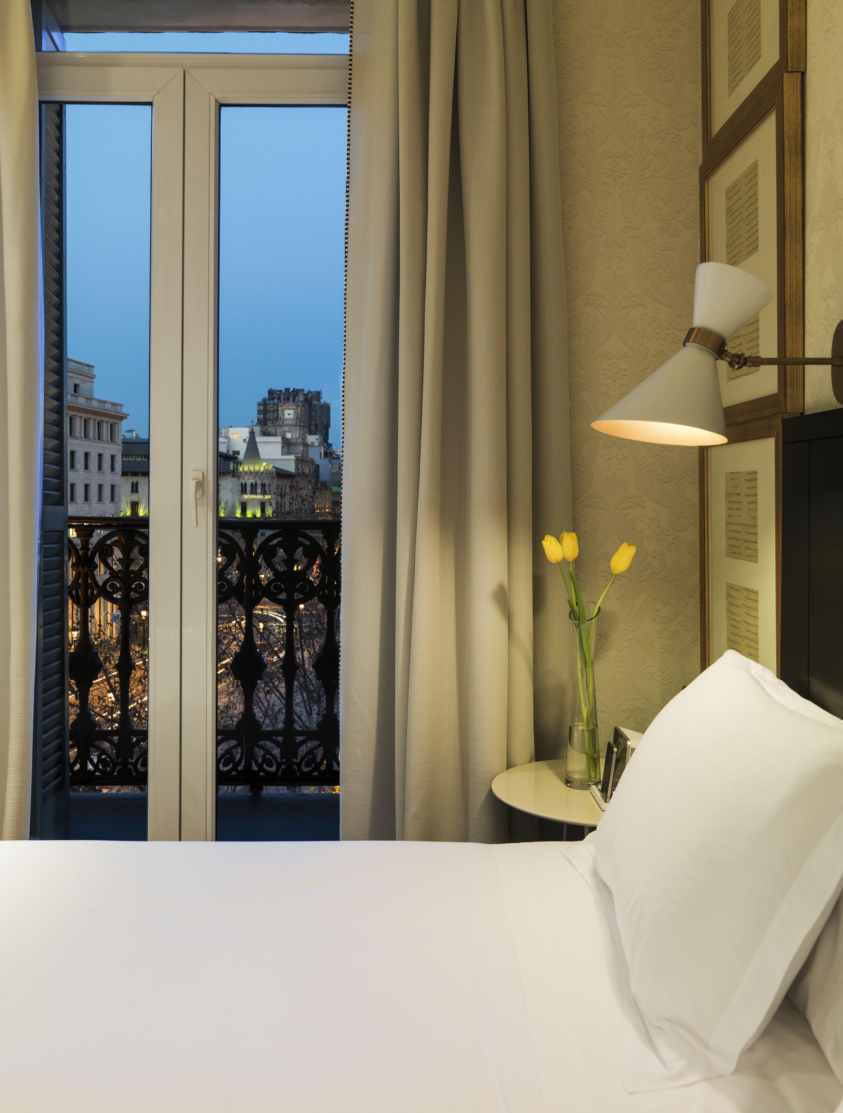 Deluxe Double or Twin Room Plaça Catalunya View