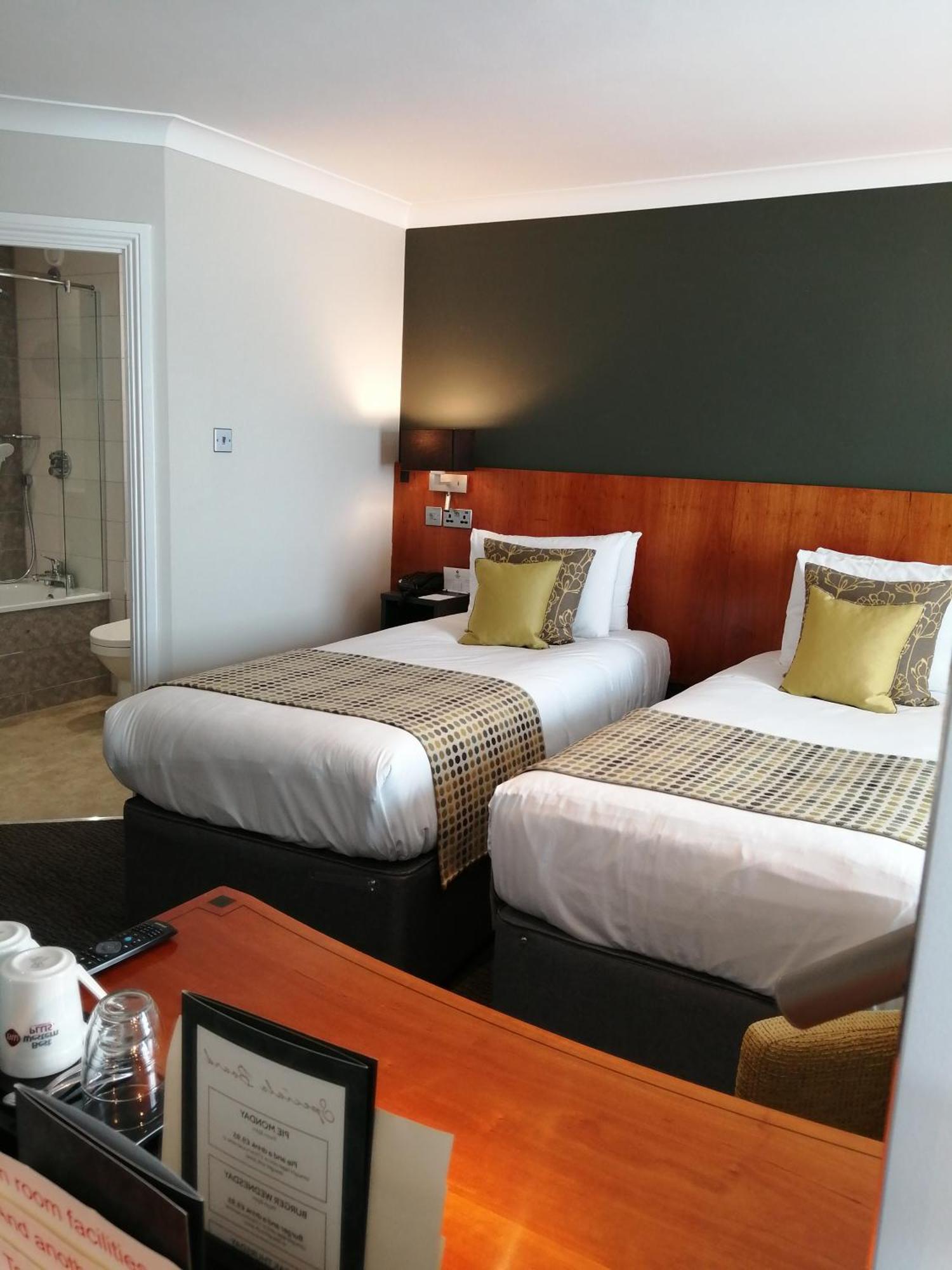 Standard Twin Room - Non-Smoking