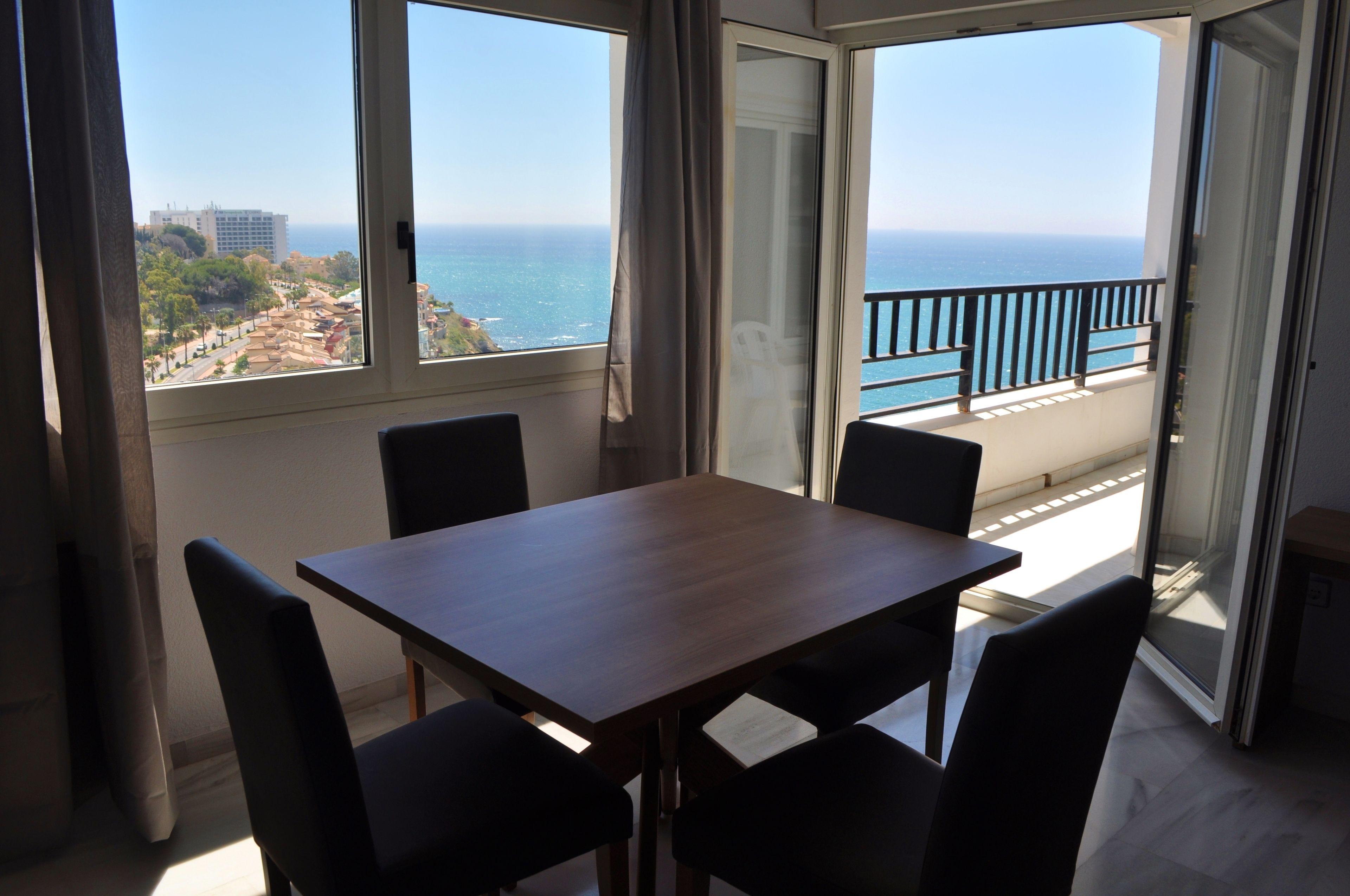 One-Bedroom Apartment Sea View