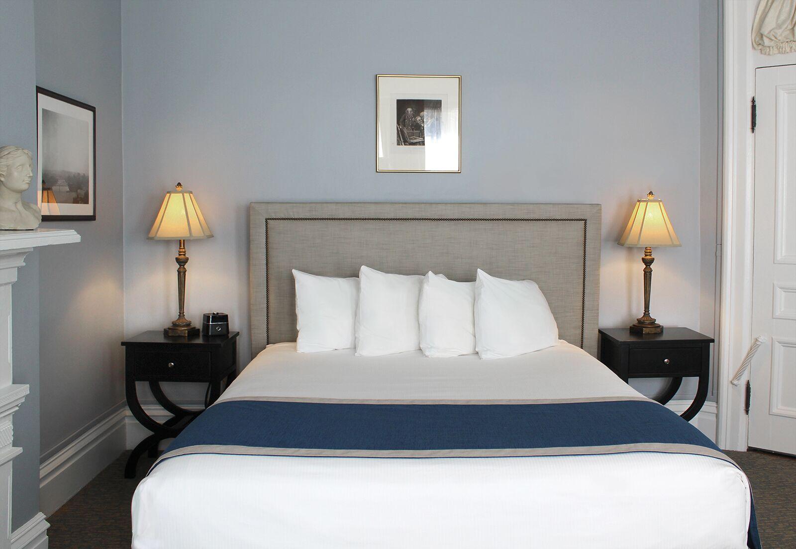 Standard Queen Room
