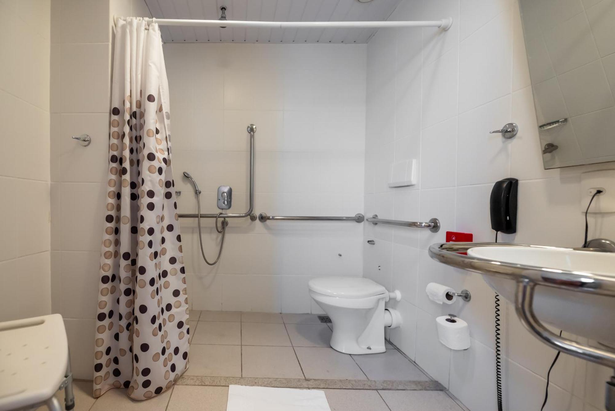 Standard Double Room Mobility Access