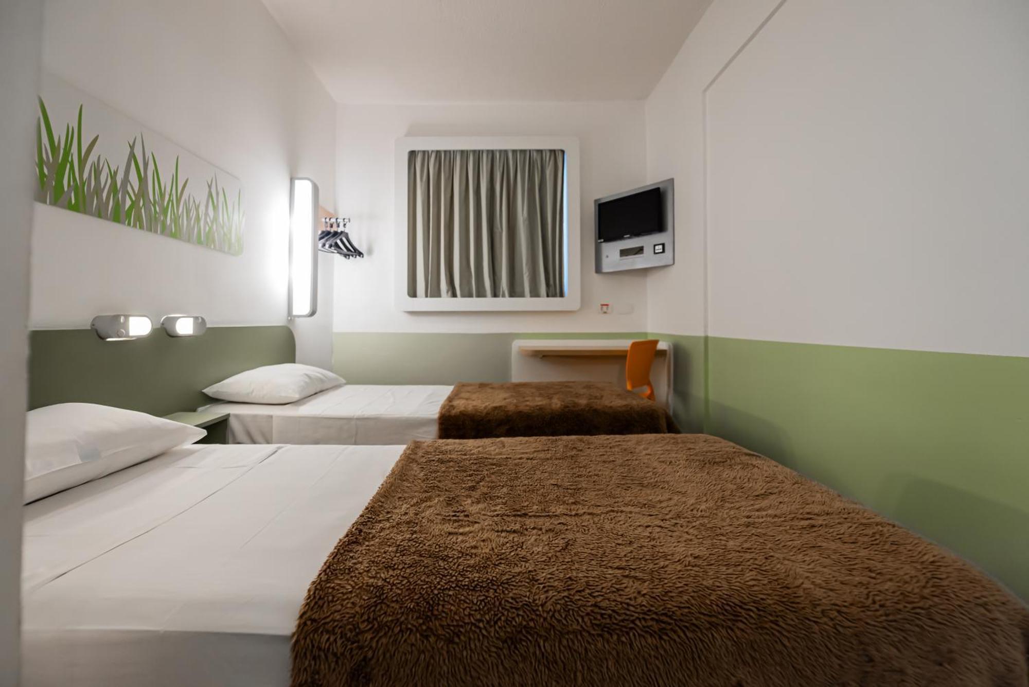 Standard Room 2 Single Beds
