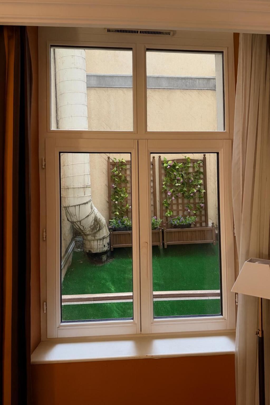 SUPERIOR Double Room – Courtyard View