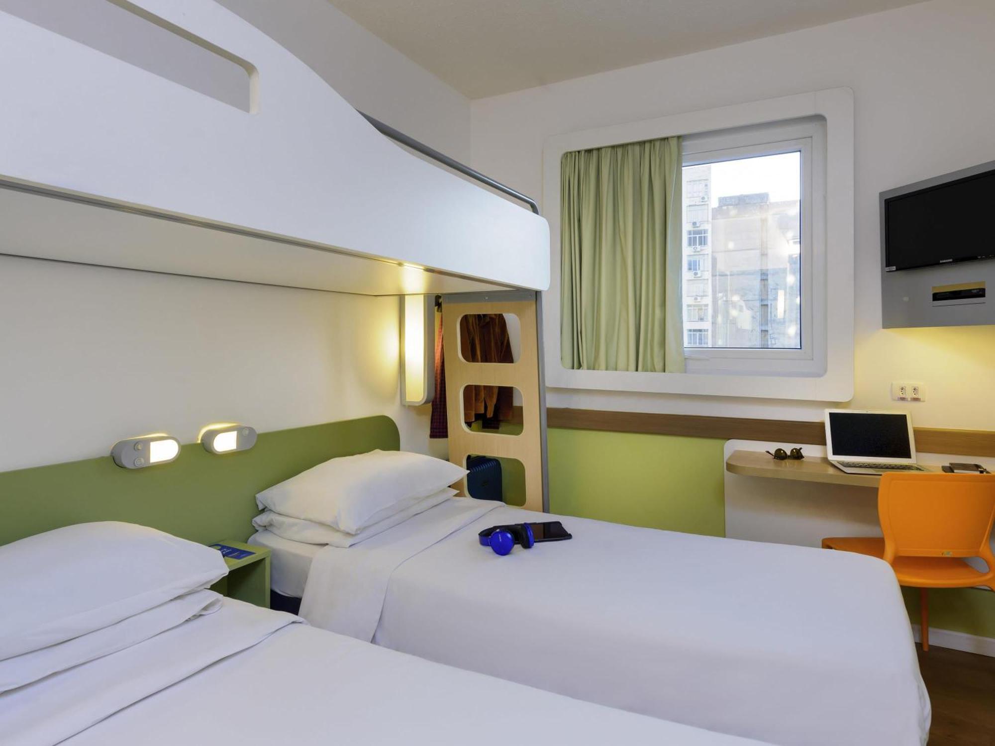 Standard room 2 twin beds 1 bunk bed
