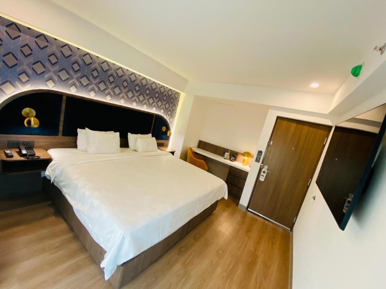 Standard Room,1722912209:JPEG