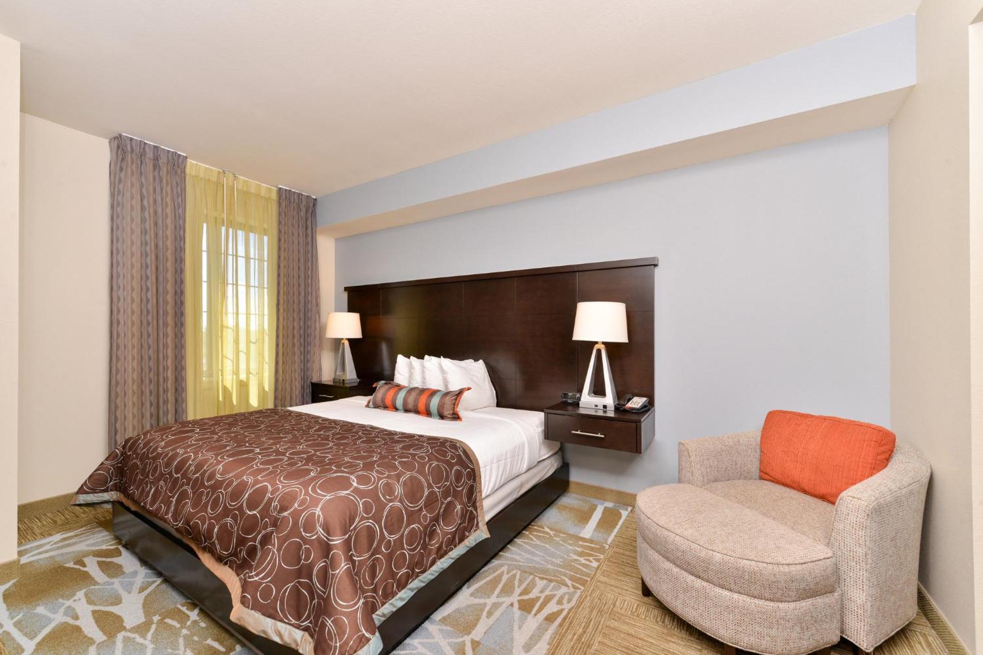 One-Bedroom King Suite