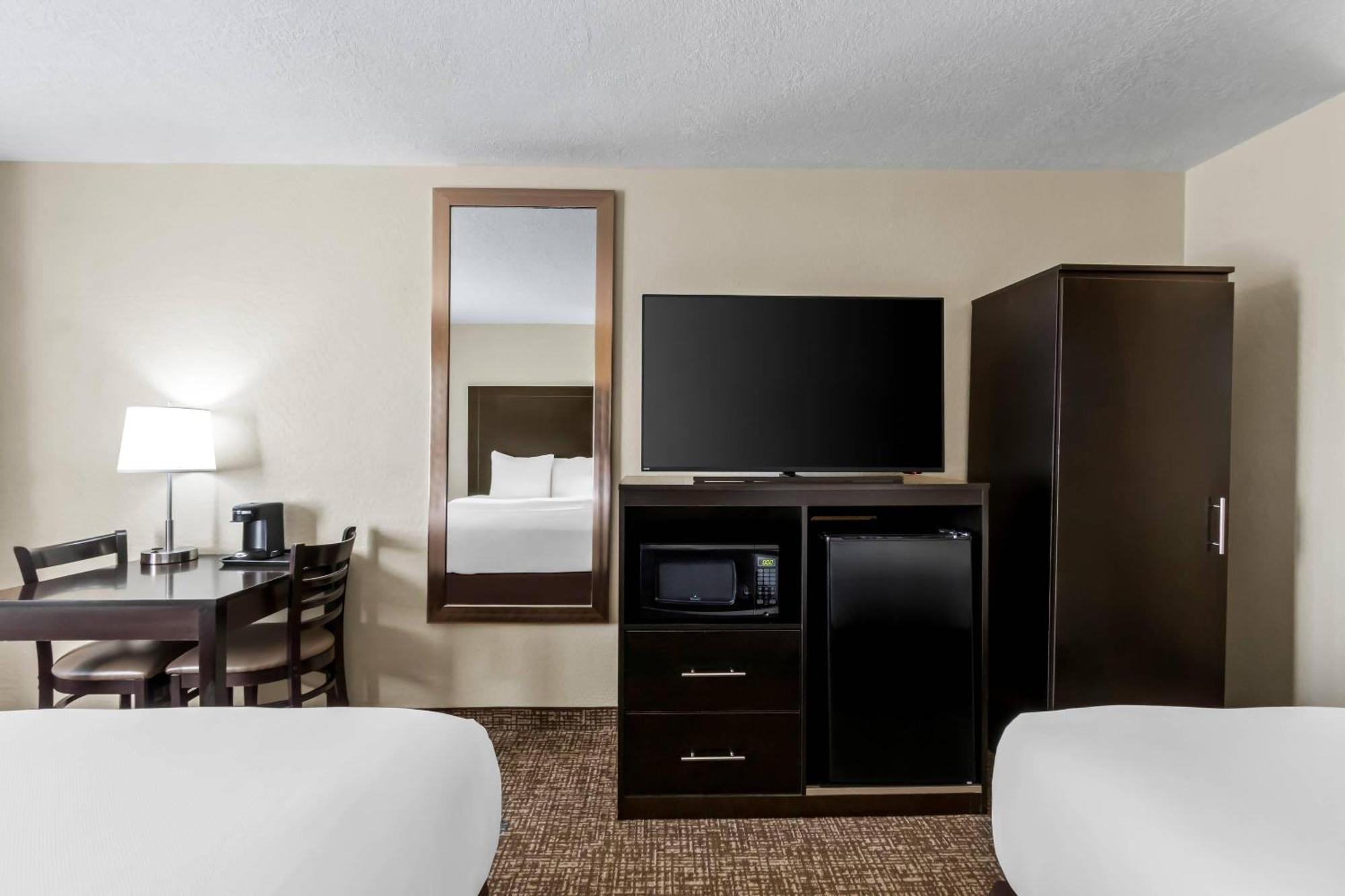 Standard Queen Room with Two Queen Beds