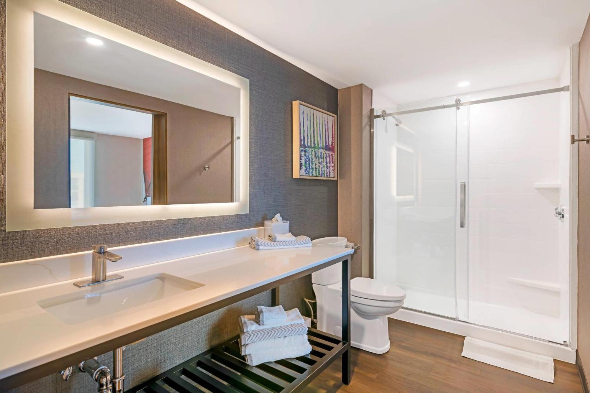 King Room - Hearing Accessible
