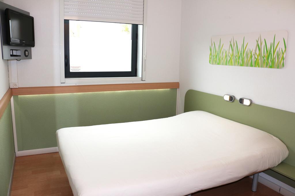 Twin Room,1774479981:JPEG