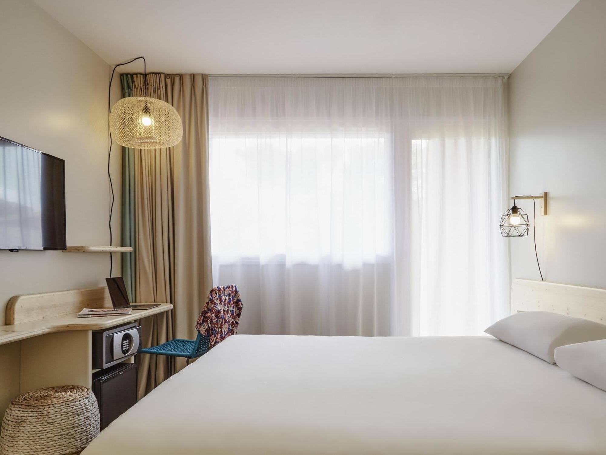 Standard Room Double or Twin Bed,1731392709:JPEG
