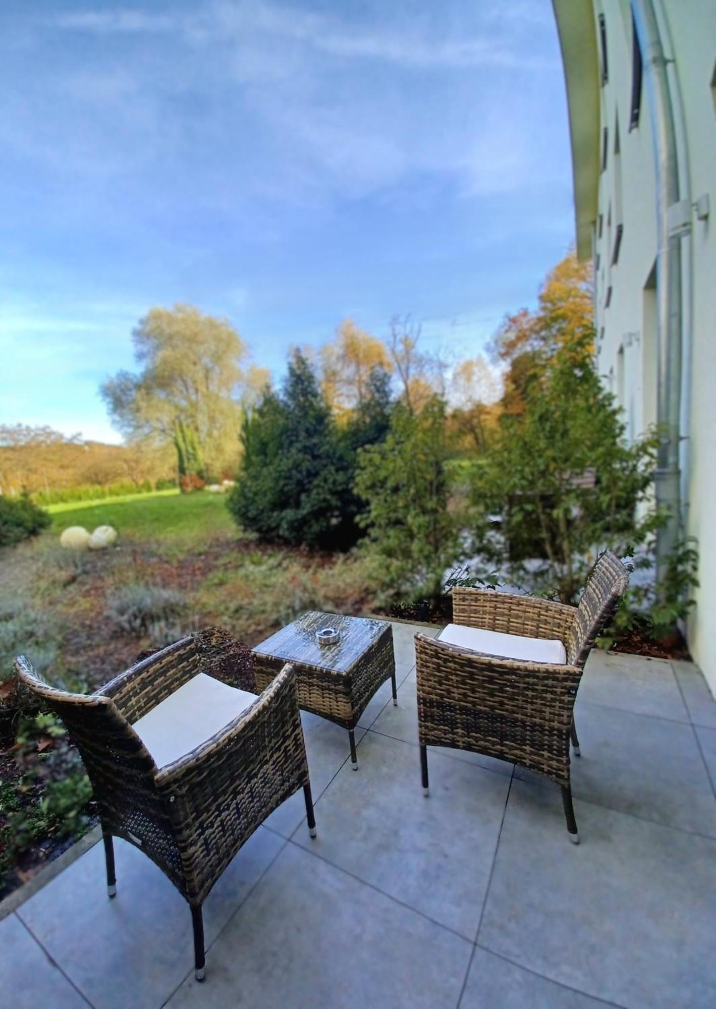 Standard Queen Room Terrace Access