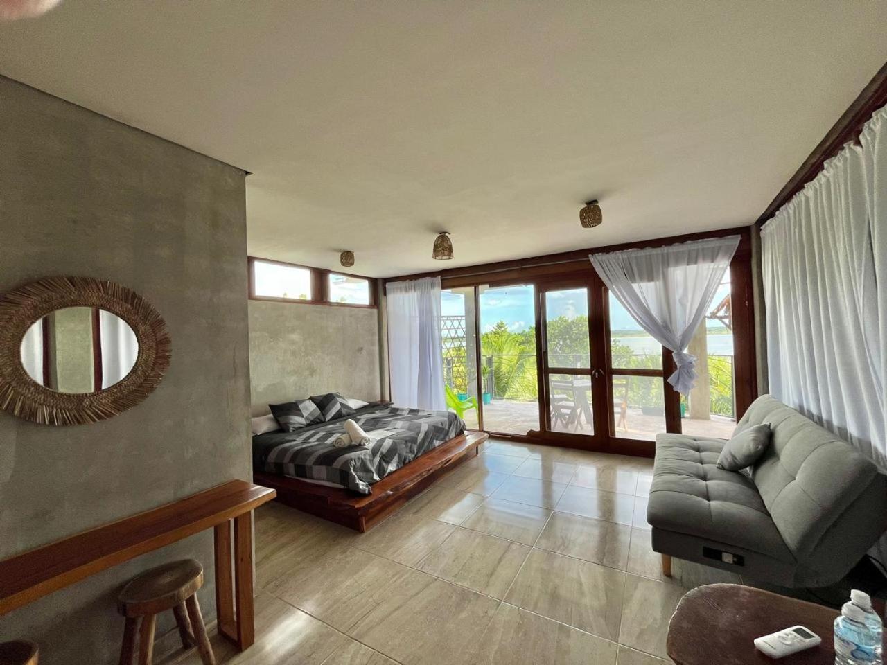 Habitación Triple con vistas al lago
