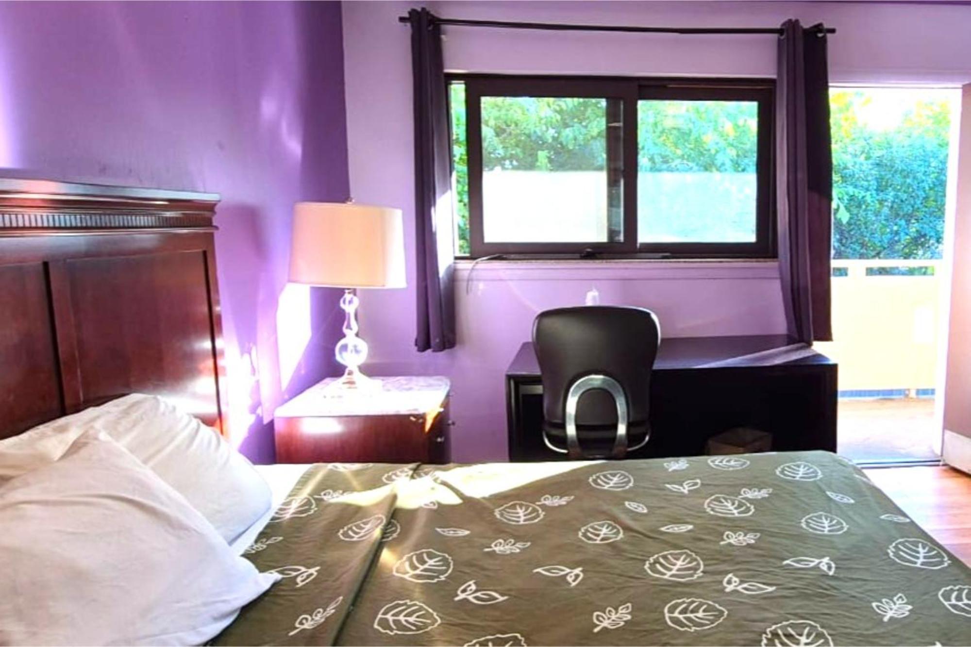 King Bed Non-Smoking,1731631675:JPEG