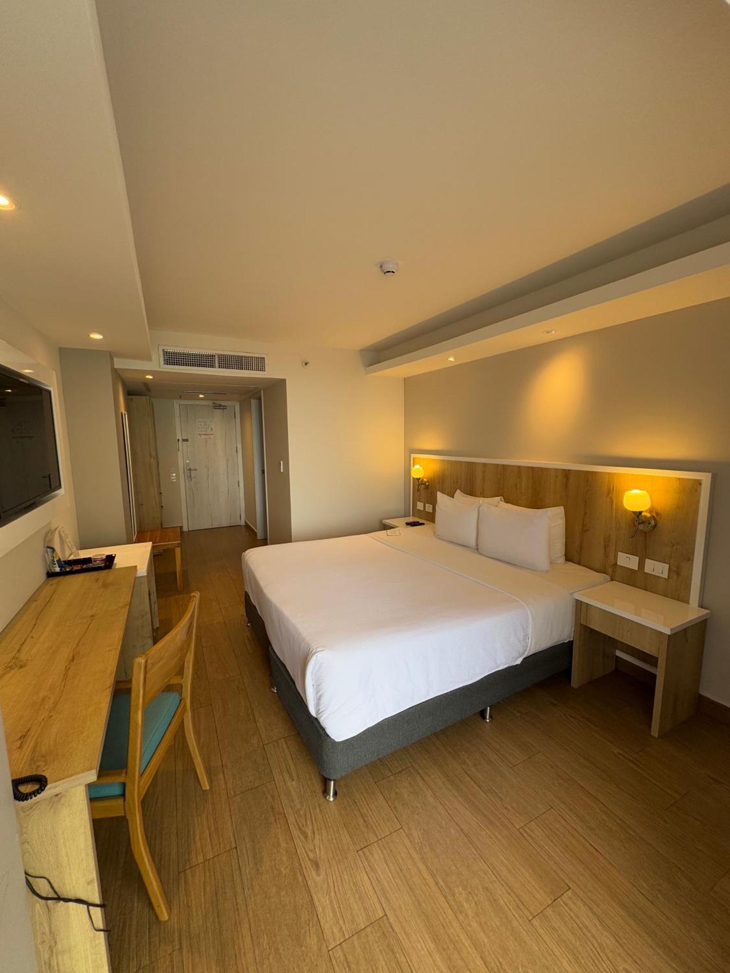 1 King Bed Superior Room Non-Smoking