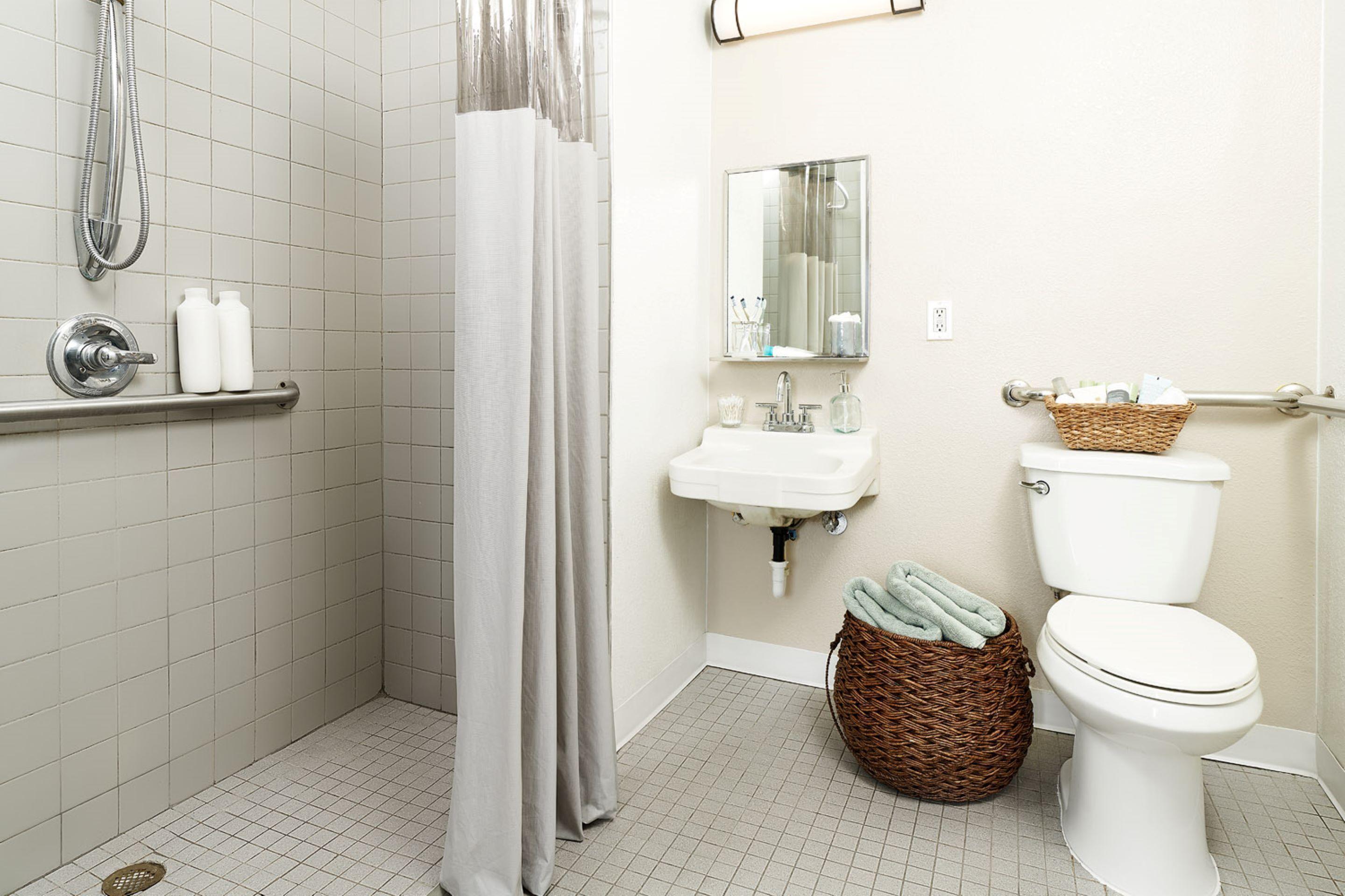 Traditional 1 Full Bed Accessible Studio w or Roll Shower