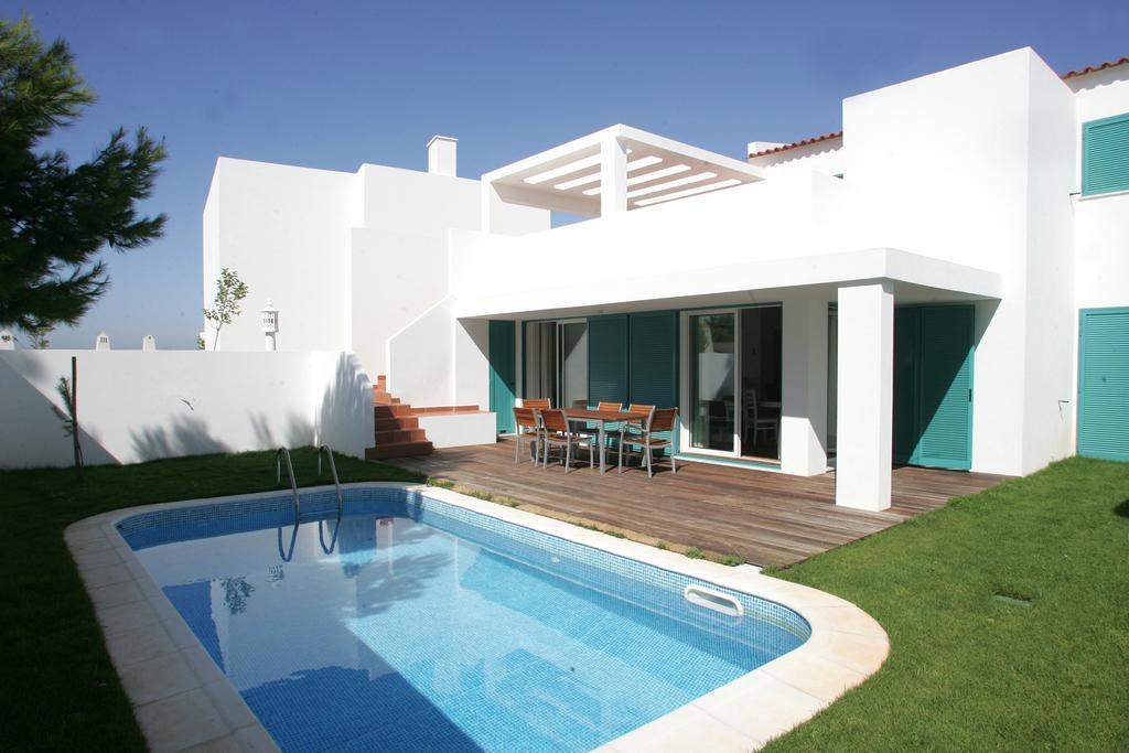 Villa com 3 Quartos e Piscina Privada