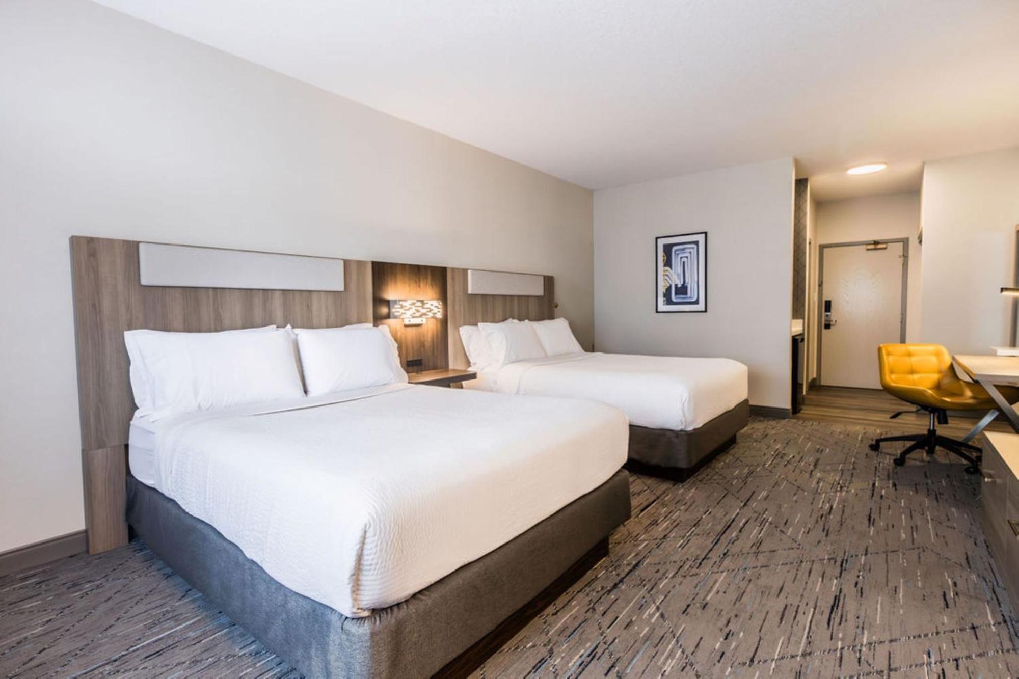 Standard Room with Two Queen Beds