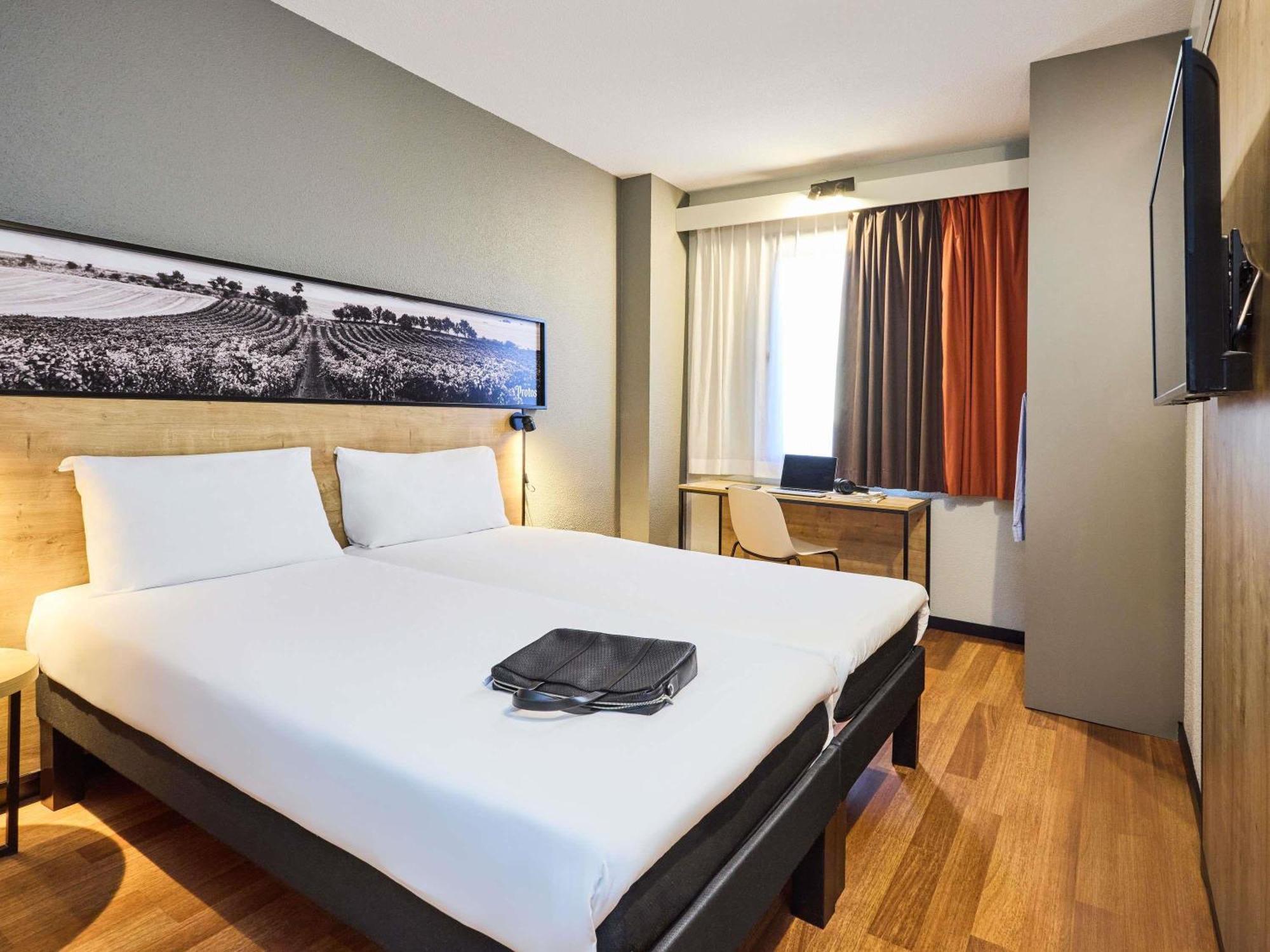 Standard Room Two Single Beds