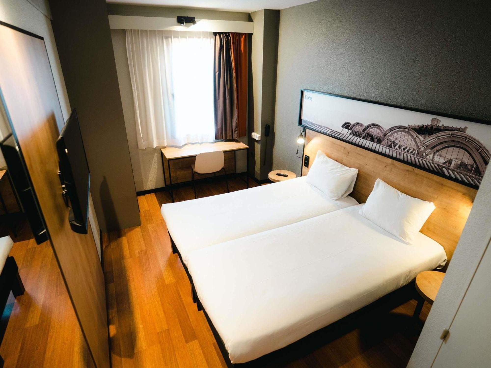 Standard Room Two Single Beds
