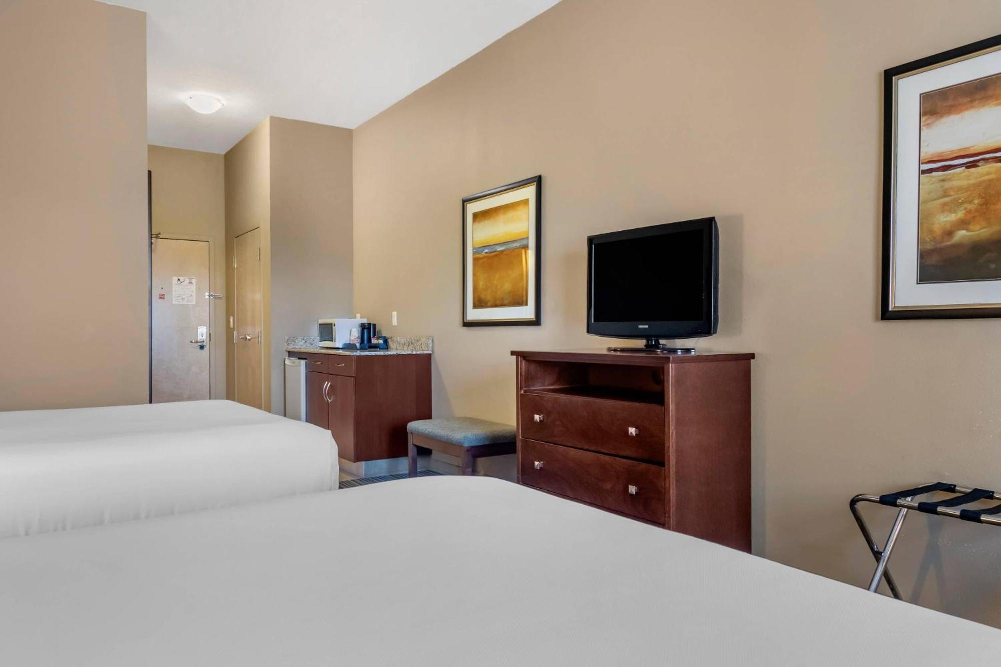 Standard Queen Room with Two Queen Beds - Non-Smoking