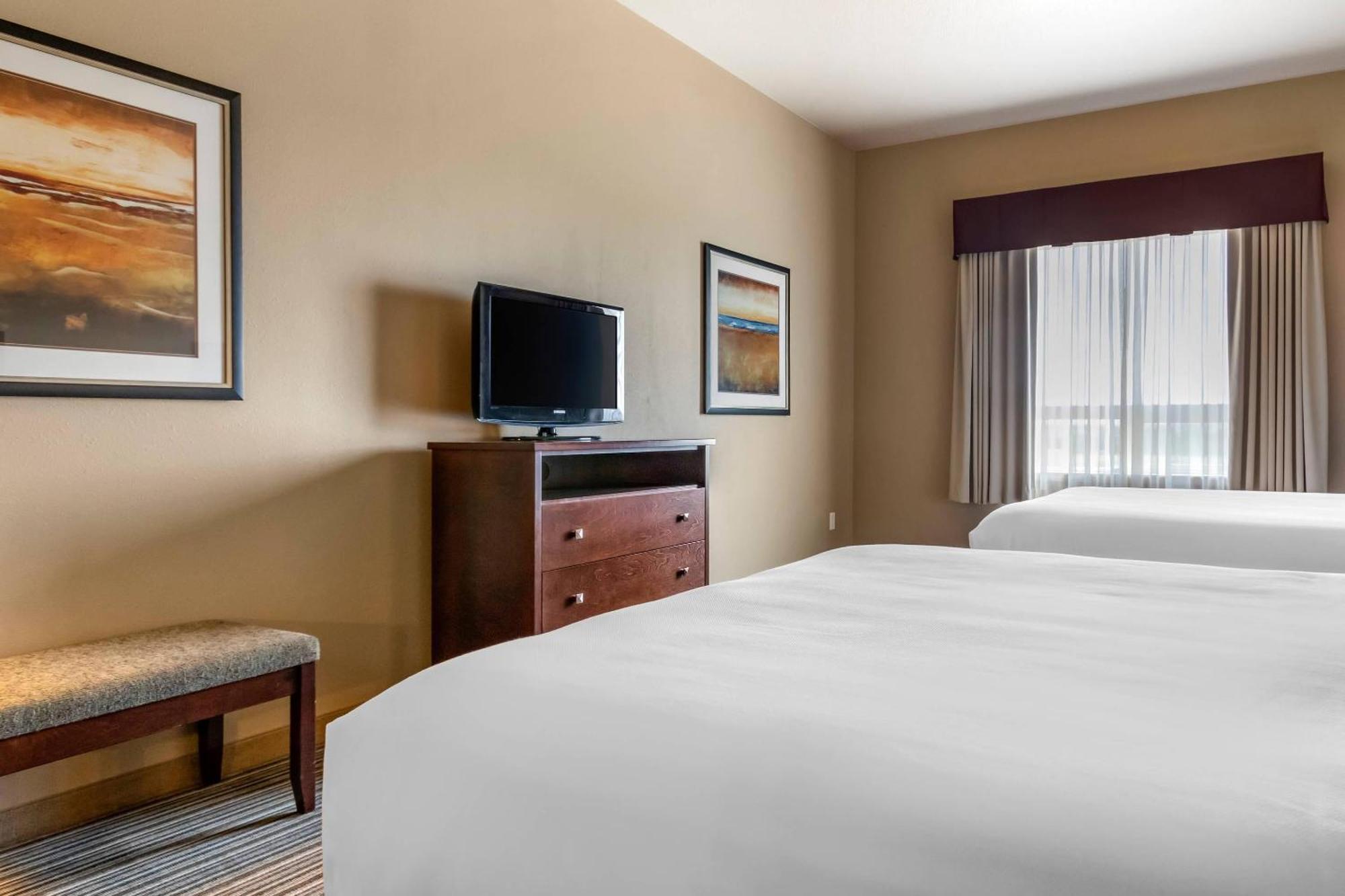 Queen Room with Two Queen Beds - Non-Smoking
