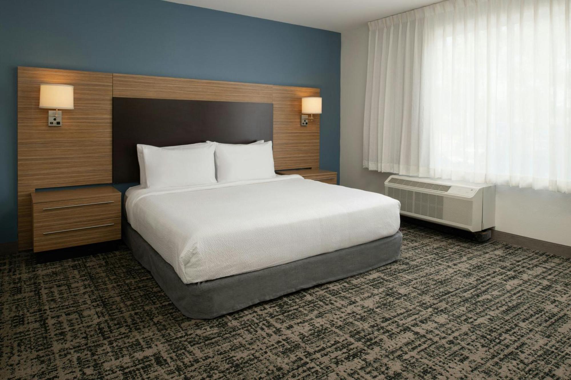 One-Bedroom King Suite